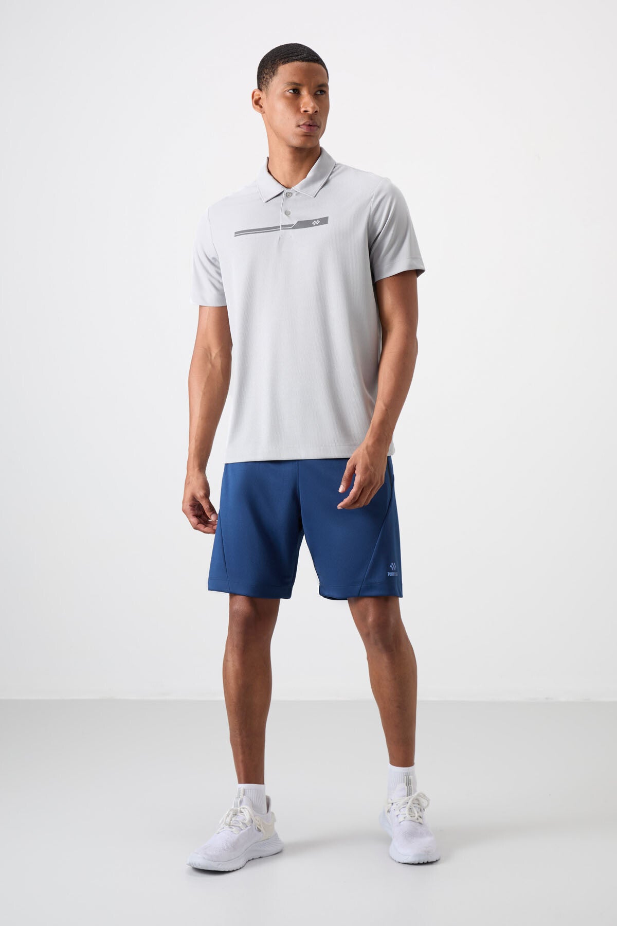 Gri Nefes Alan Dokulu İnce Esnek Standart Fit Polo Yaka Erkek Performans T-Shirt - 88393