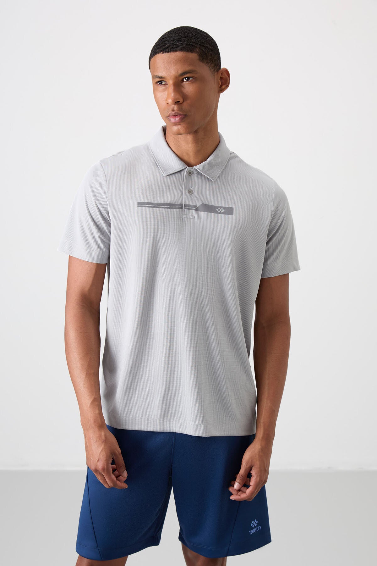 Gri Nefes Alan Dokulu İnce Esnek Standart Fit Polo Yaka Erkek Performans T-Shirt - 88393