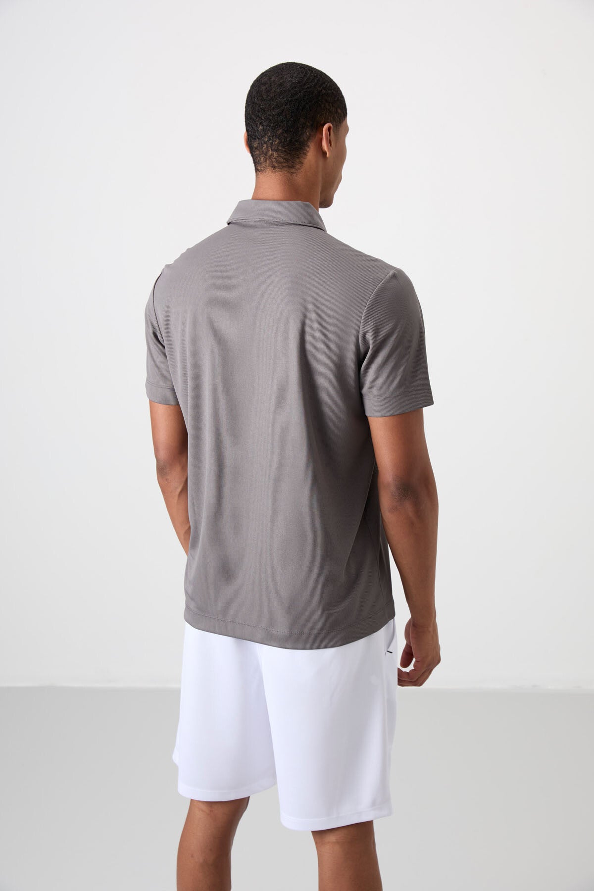 Koyu Gri Nefes Alan Dokulu İnce Esnek Standart Fit Polo Yaka Erkek Performans T-Shirt - 88392