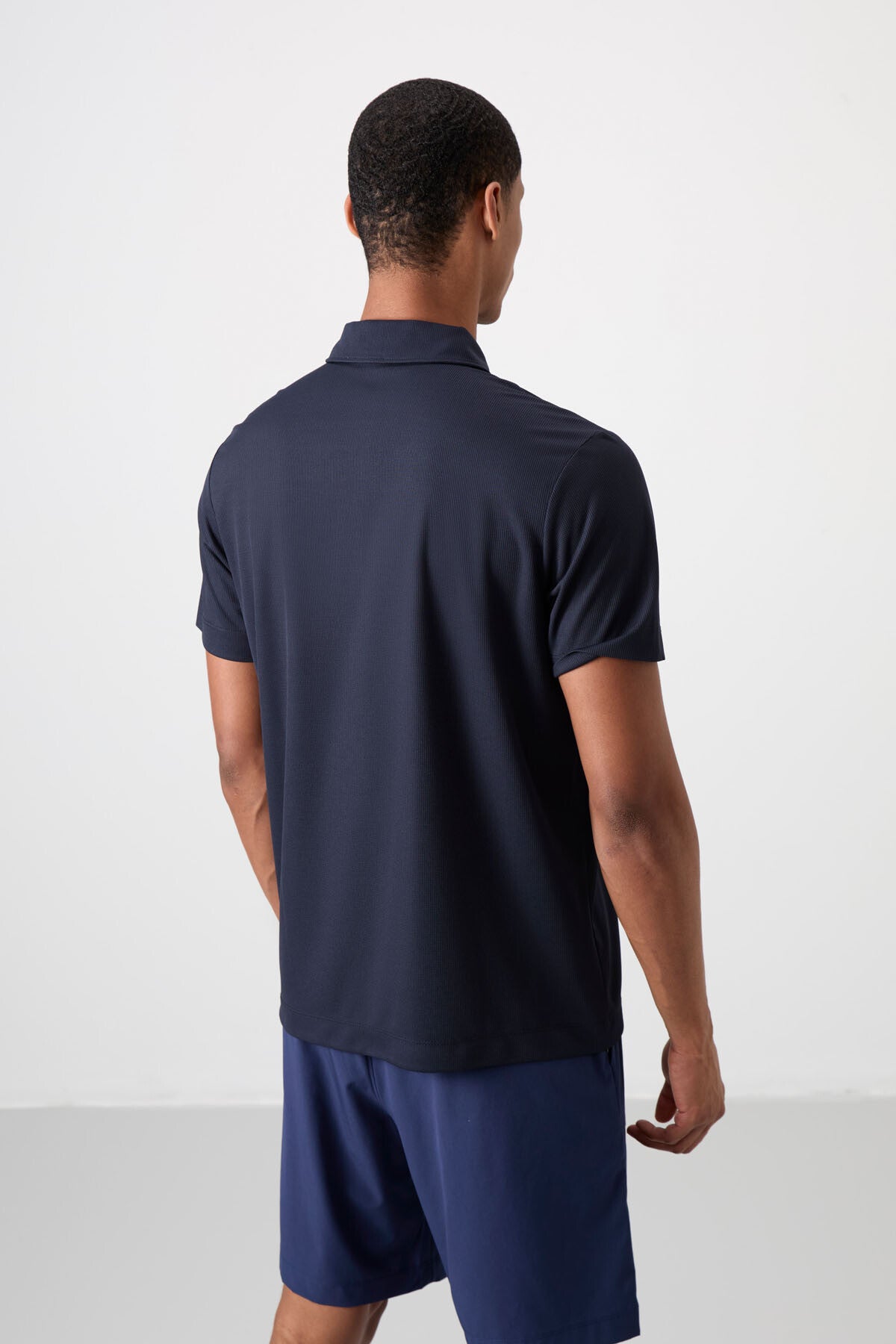Lacivert Nefes Alan Dokulu İnce Esnek Standart Fit Polo Yaka Erkek Performans T-Shirt - 88392