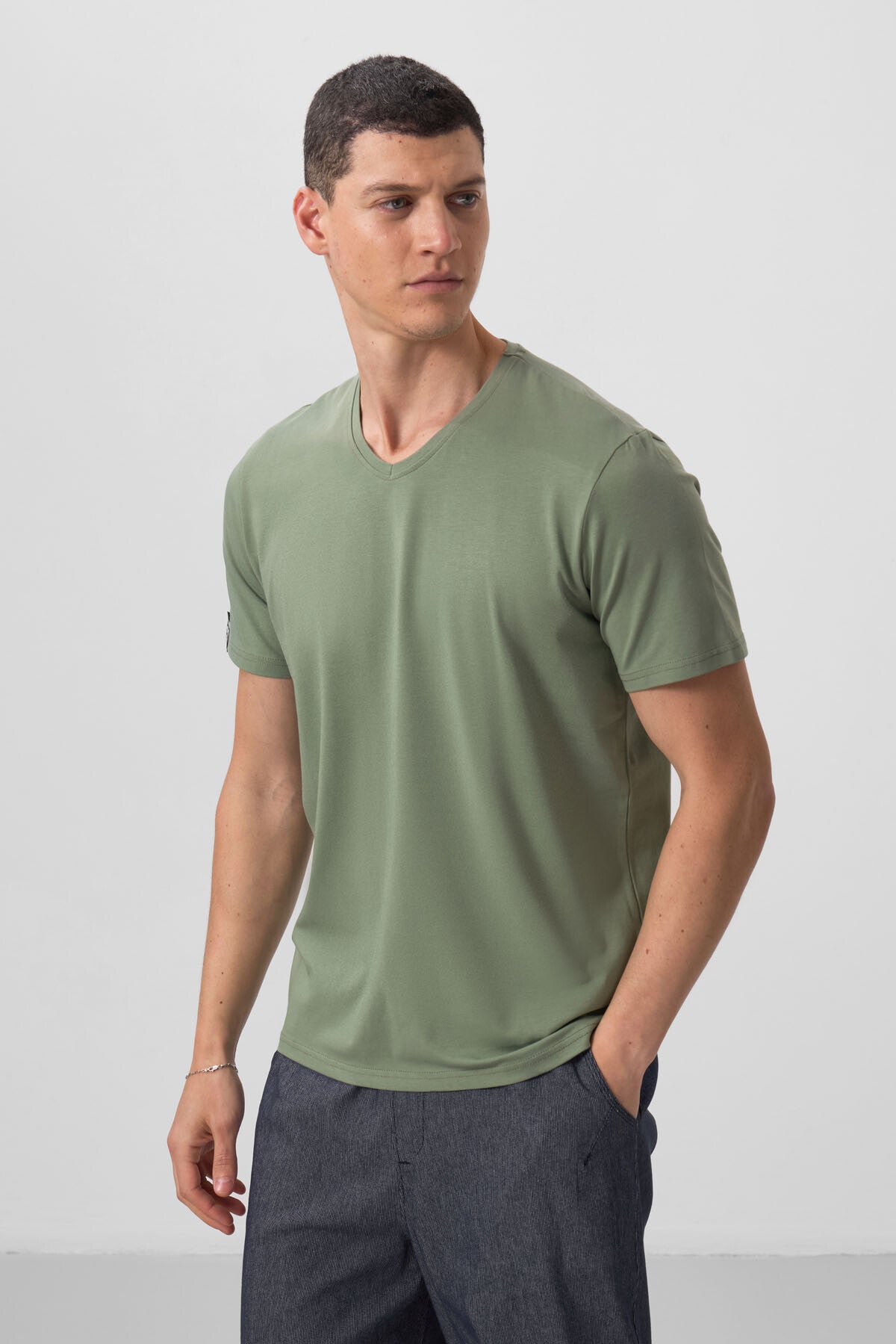 Açık Yeşil Basic Kısa Kol Standart Kalıp V Yaka Erkek T-Shirt - 87912