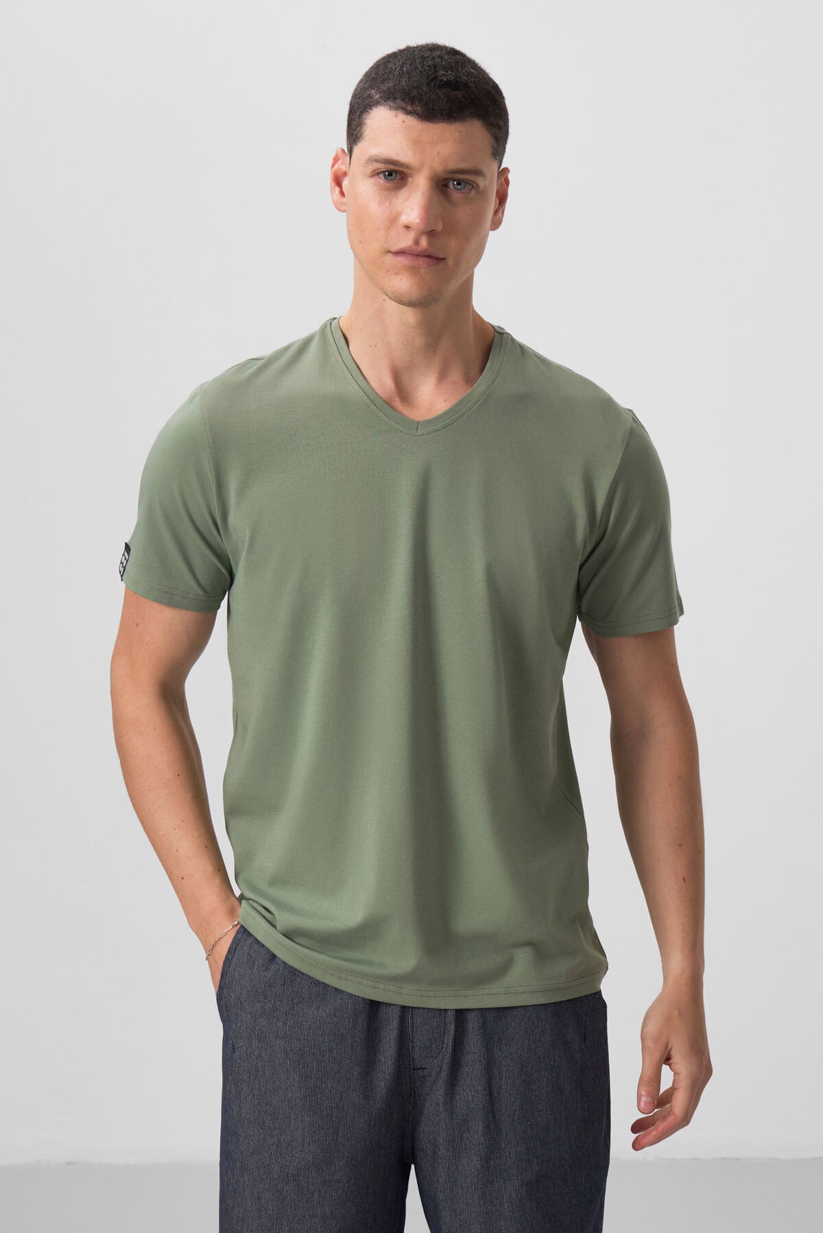 Açık Yeşil Basic Kısa Kol Standart Kalıp V Yaka Erkek T-Shirt - 87912