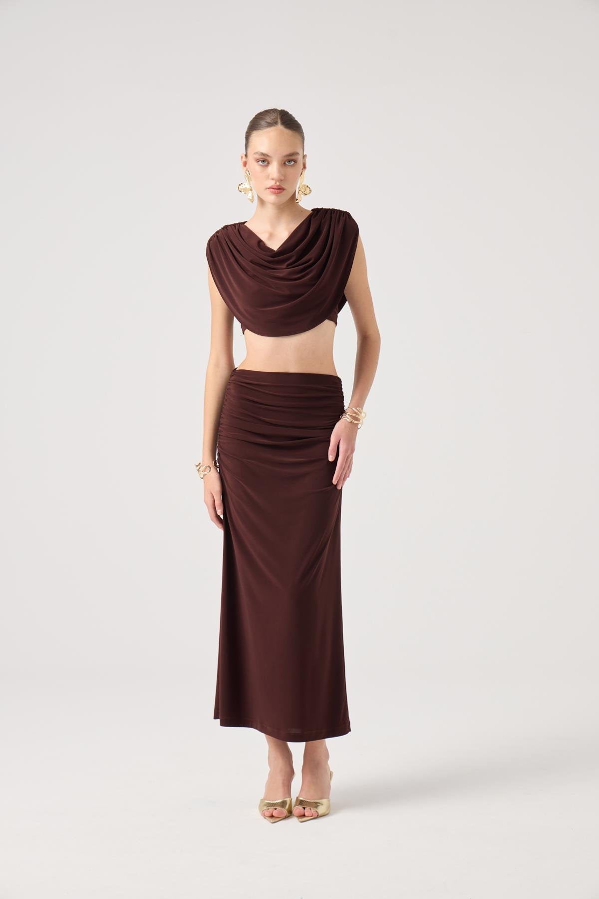 Pelerinli Askılı Büstiyerli ve Uzun Etekli 3lü Yulia Takım Kahve Kahve S