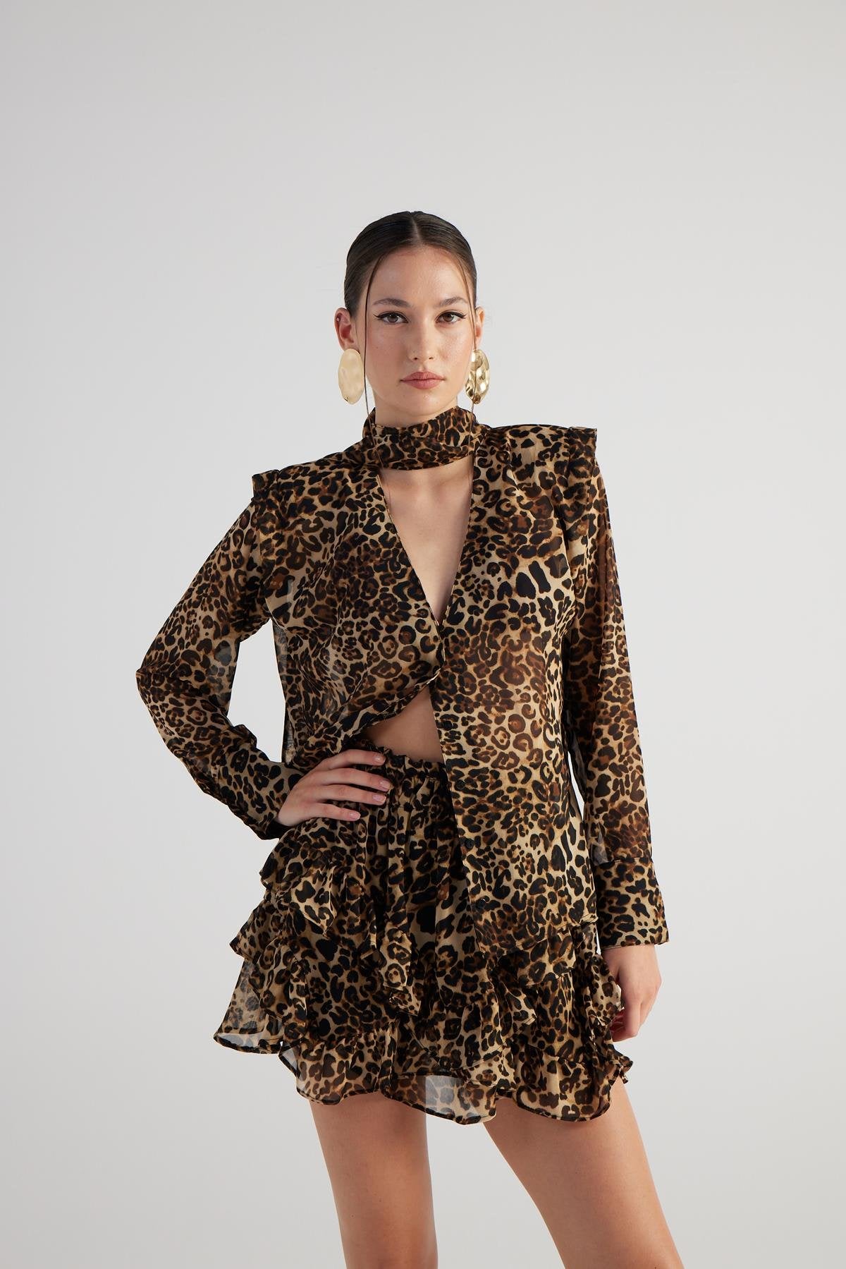 Şal Yakalı Leopar Desenli Kaia Gömlek Kahve