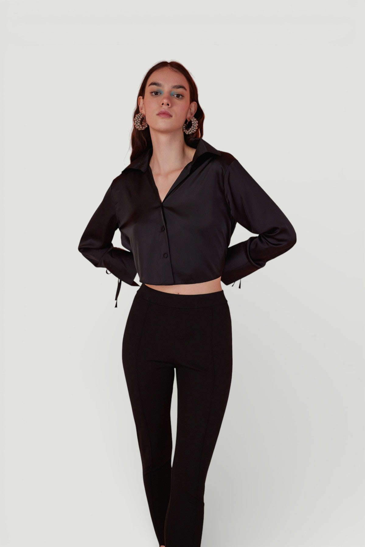 Özel Dokulu Saten Crop Silky Gömlek Siyah