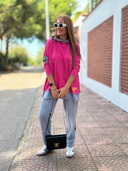 Women's Pink Hooded Two-Piece Set with Skirt Hem Detail and Reverse Stitch Patch