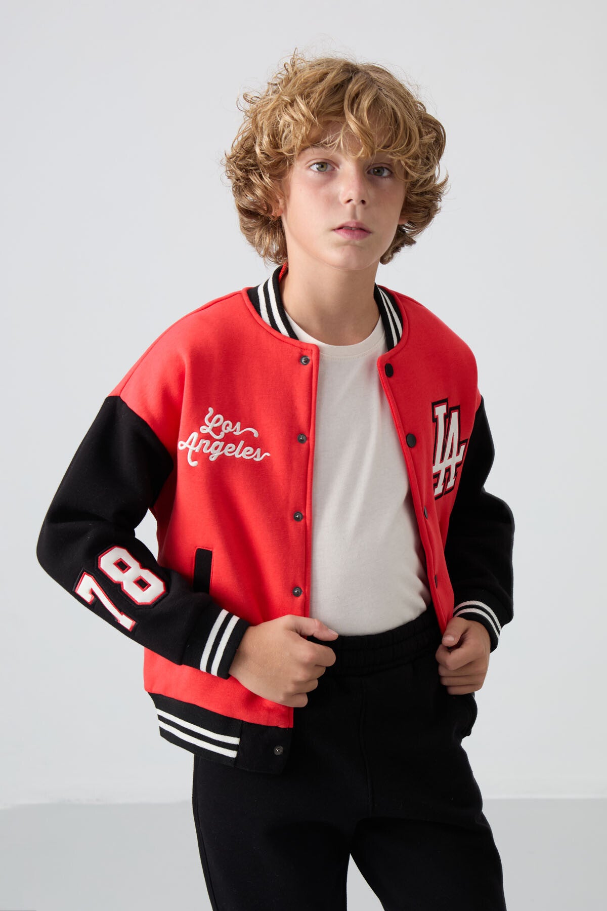 Fiesta Pamuklu Kalın İçi Tüylü Yumuşak Dokulu Standart Fit Nakışlı Erkek Çocuk Kolej Ceket - 11258