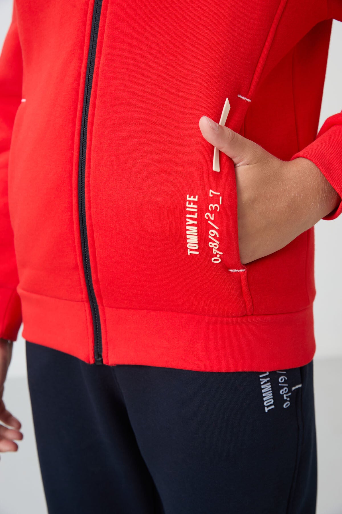 Fiesta-Lacivert Pamuklu Kalın İçi Tüylü Standart Fit Nakışlı Erkek Çocuk Eşofman Takım - 11240