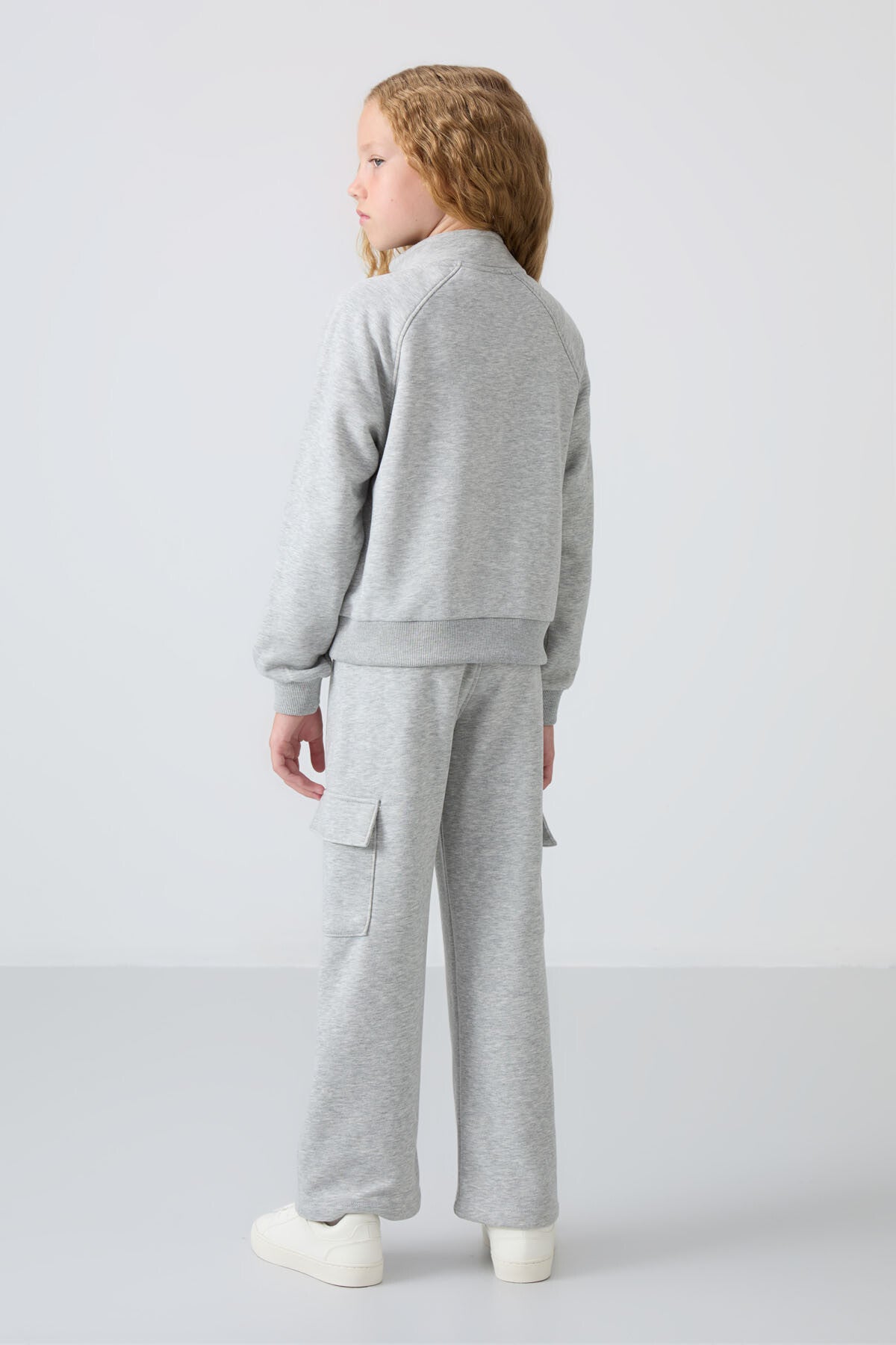 Gri Melanj Pamuklu İçi Tüylü Yumuşak Dokulu Standart Fit Nakışlı Kız Çocuk Eşofman Takım - 75159