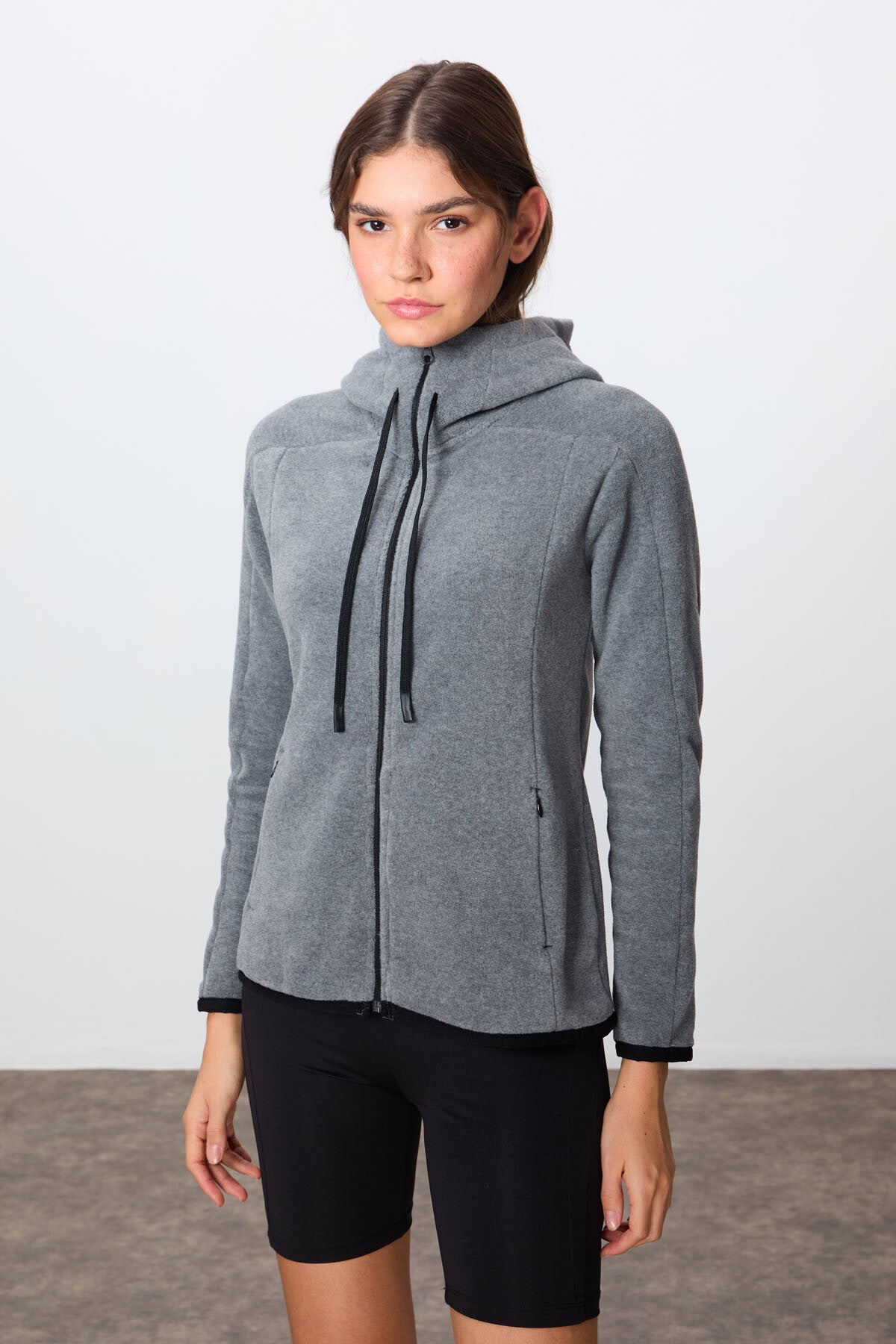 Gri Melanj Kalın Yumuşak Dokulu Kapüşonlu Standart Fit Nakışlı Polar Kadın Sweatshirt -97287
