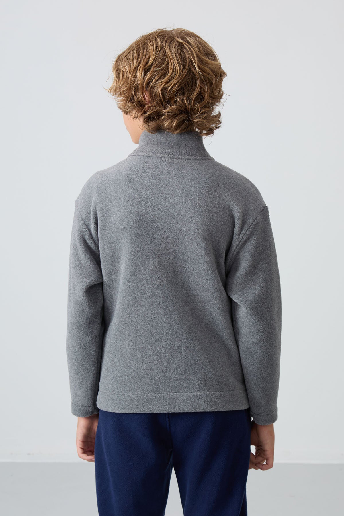 Gri Melanj Kalın Yumuşak Dokulu Standart Fit Nakışlı Polar Erkek Çocuk Sweatshirt - 11223