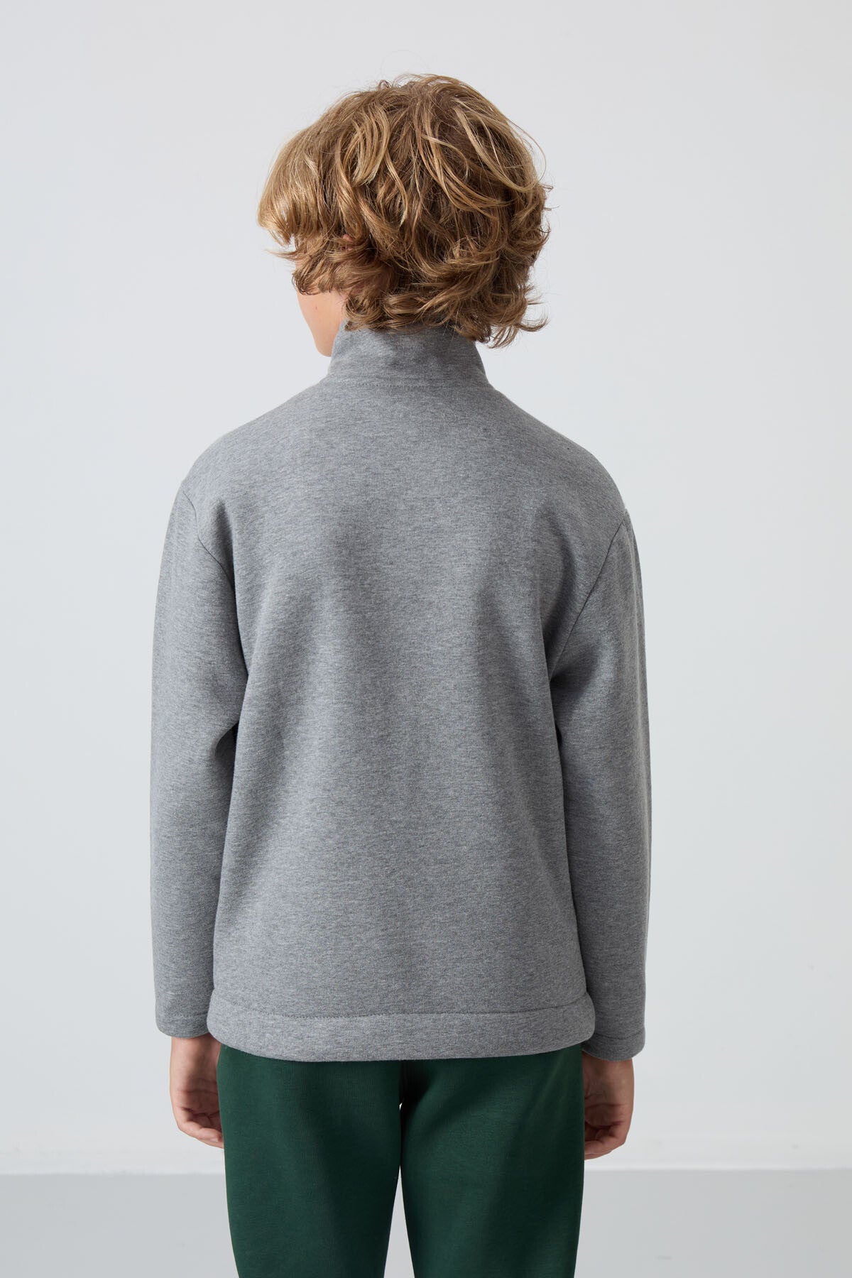 Gri Melanj Pamuklu Kalın İçi Tüylü Standart Fit Nakışlı Erkek Çocuk Sweatshirt - 11245
