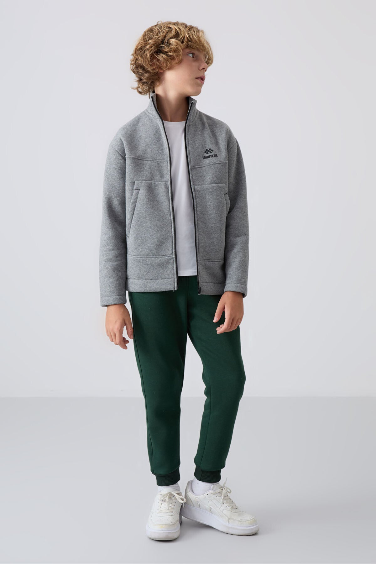 Gri Melanj Pamuklu Kalın İçi Tüylü Standart Fit Nakışlı Erkek Çocuk Sweatshirt - 11245