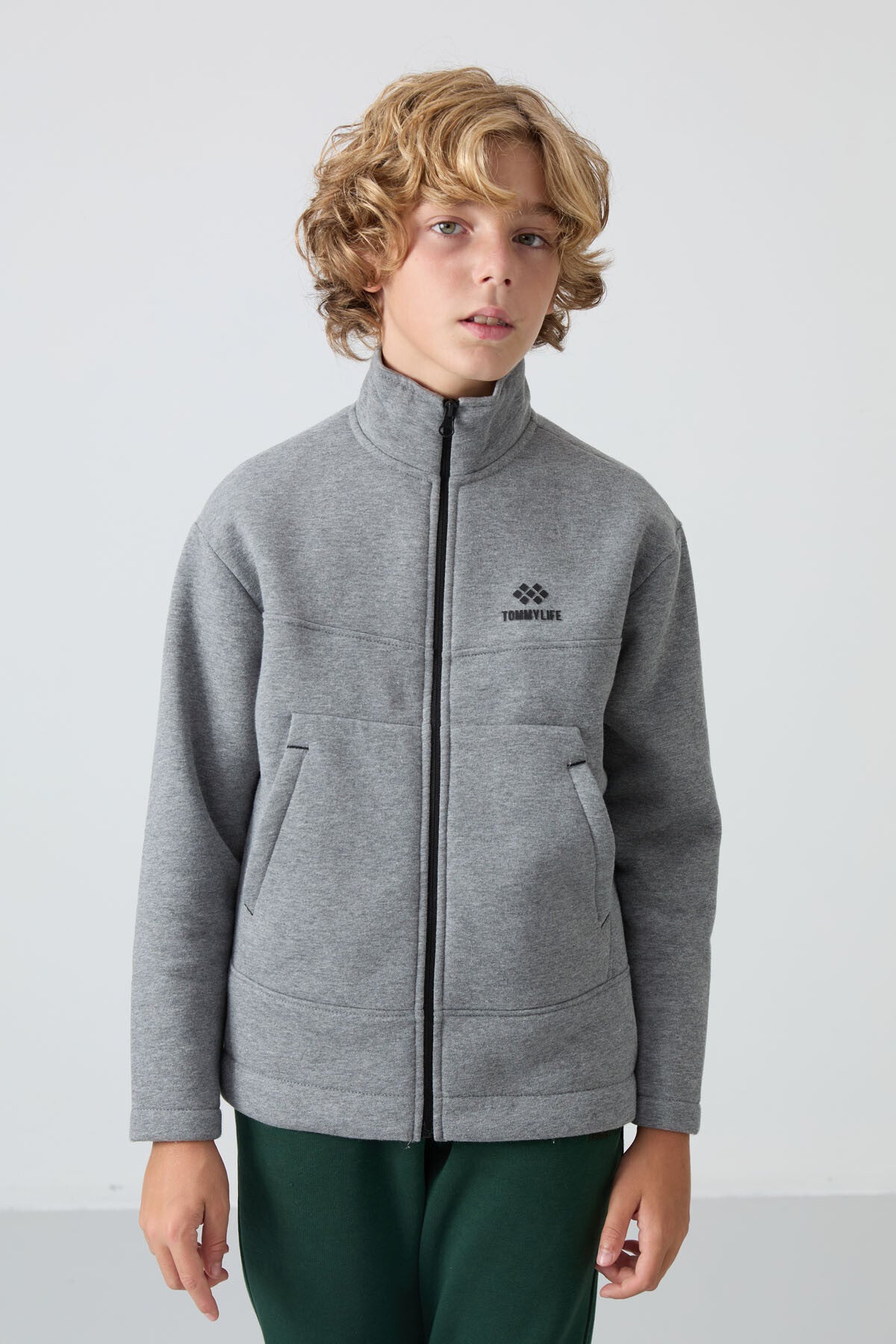 Gri Melanj Pamuklu Kalın İçi Tüylü Standart Fit Nakışlı Erkek Çocuk Sweatshirt - 11245