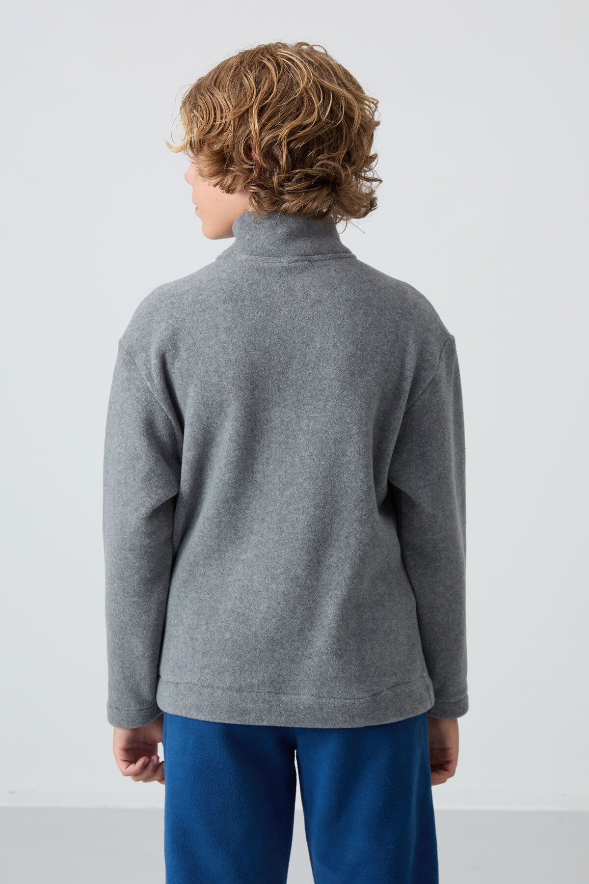 Gri Melanj Kalın Yumuşak Dokulu Standart Fit Nakışlı Polar Erkek Çocuk Sweatshirt - 11221