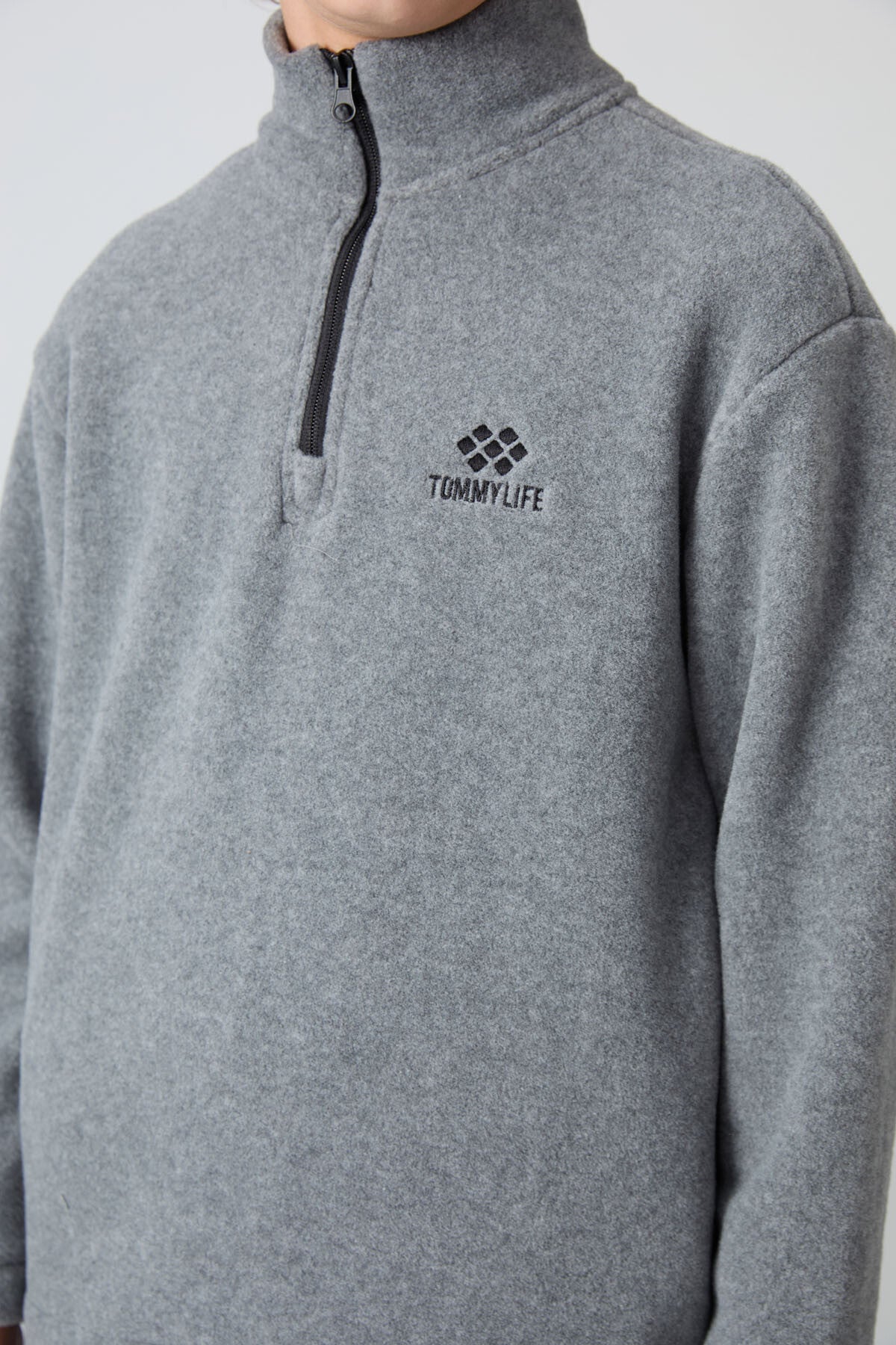 Gri Melanj Kalın Yumuşak Dokulu Standart Fit Nakışlı Polar Erkek Çocuk Sweatshirt - 11221