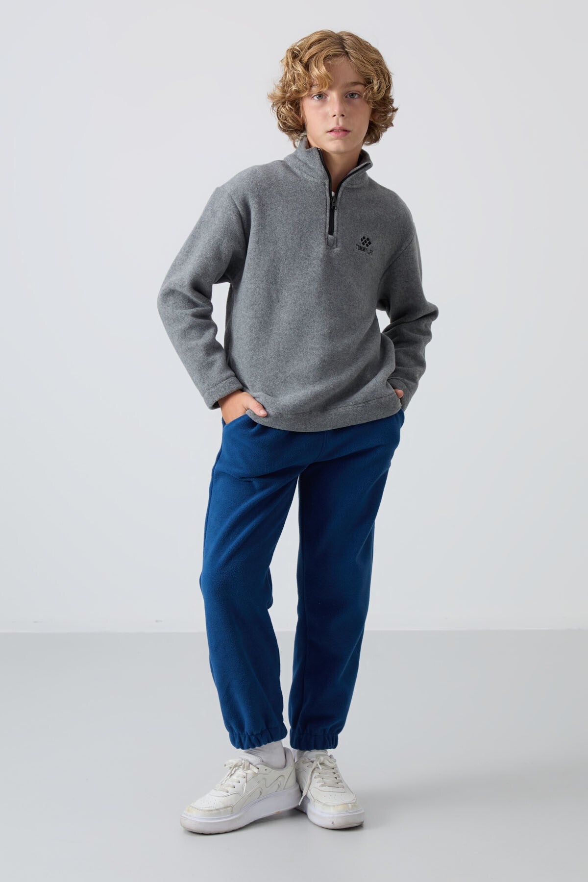 Gri Melanj Kalın Yumuşak Dokulu Standart Fit Nakışlı Polar Erkek Çocuk Sweatshirt - 11221