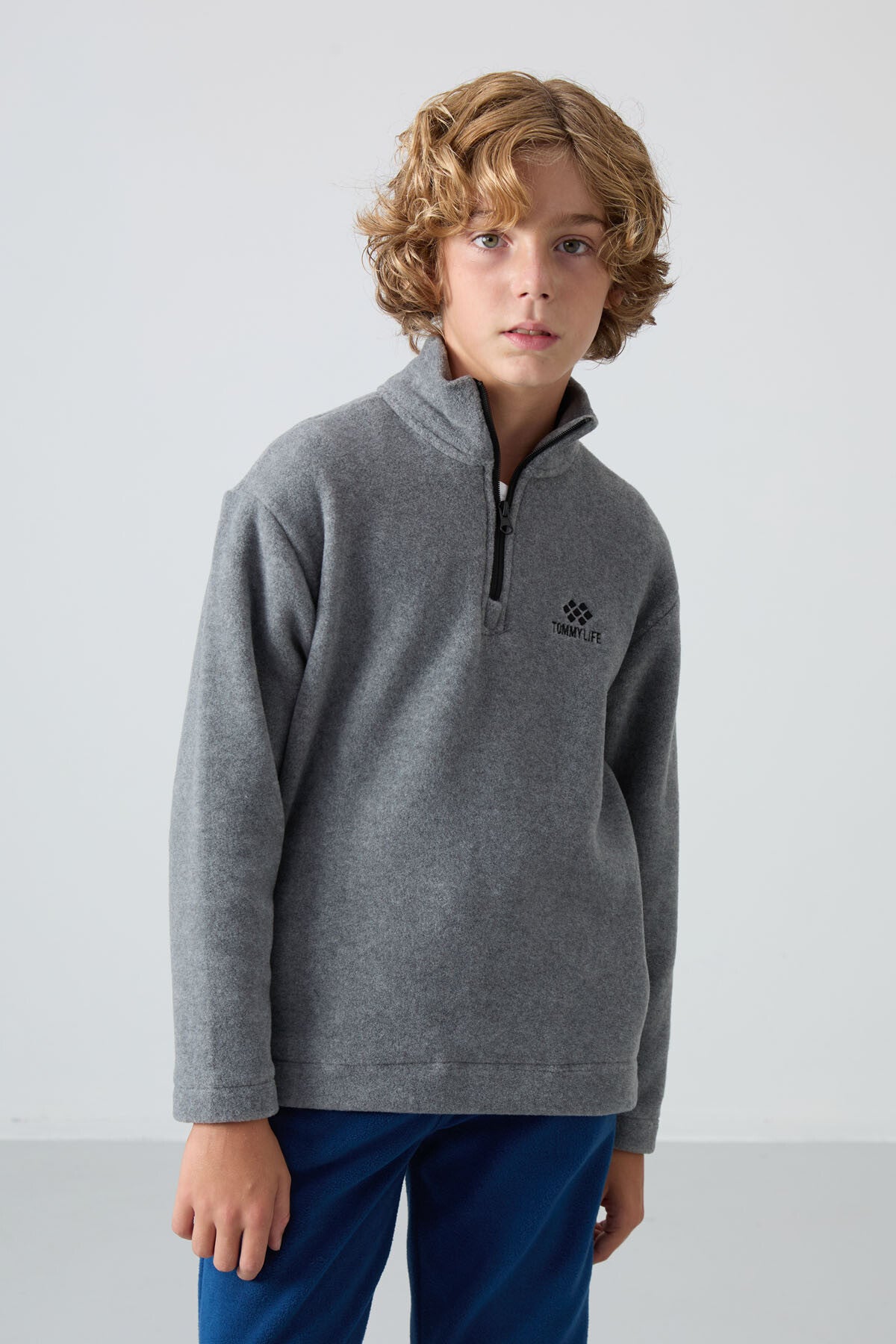 Gri Melanj Kalın Yumuşak Dokulu Standart Fit Nakışlı Polar Erkek Çocuk Sweatshirt - 11221