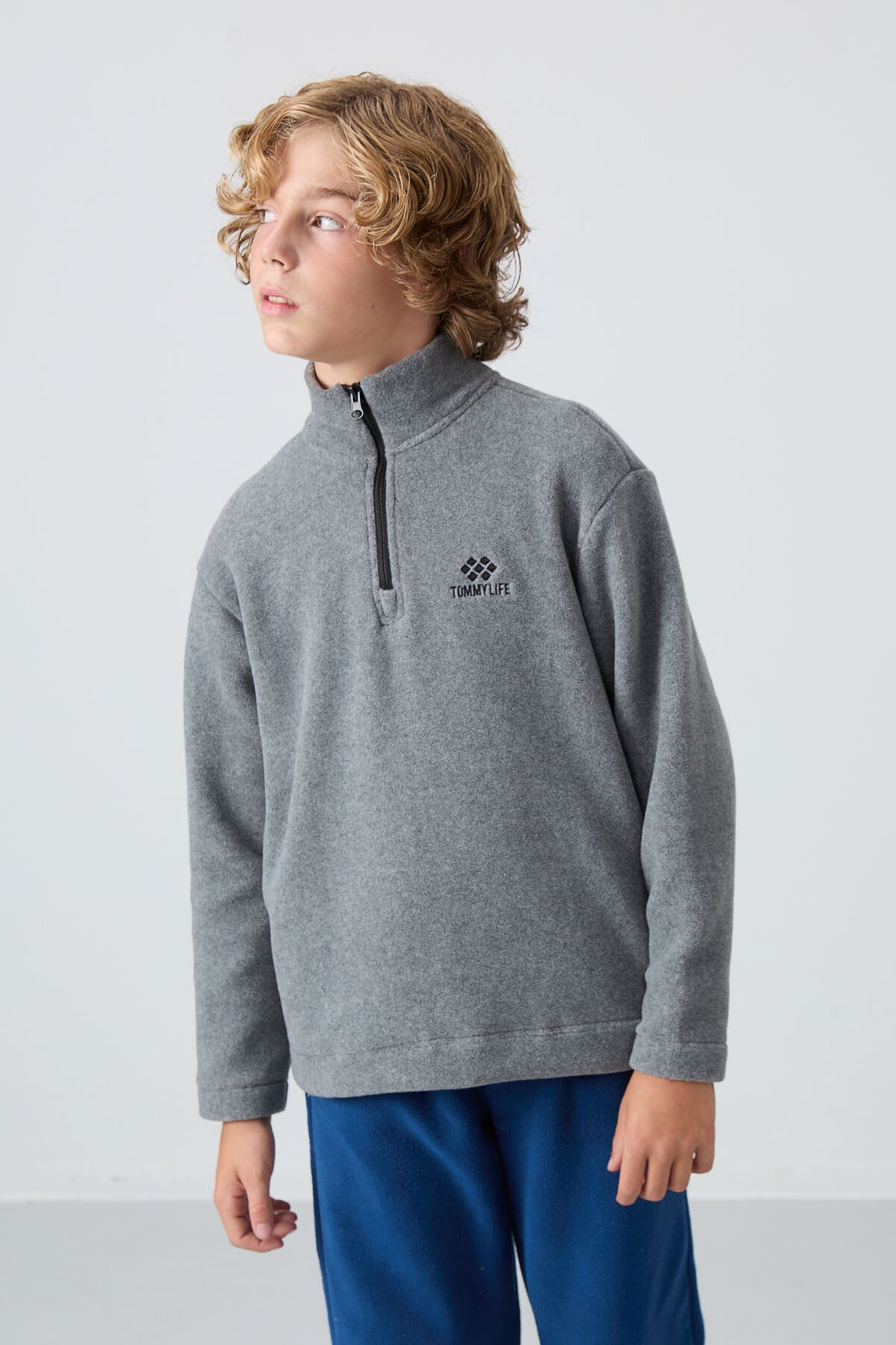 Gri Melanj Kalın Yumuşak Dokulu Standart Fit Nakışlı Polar Erkek Çocuk Sweatshirt - 11221