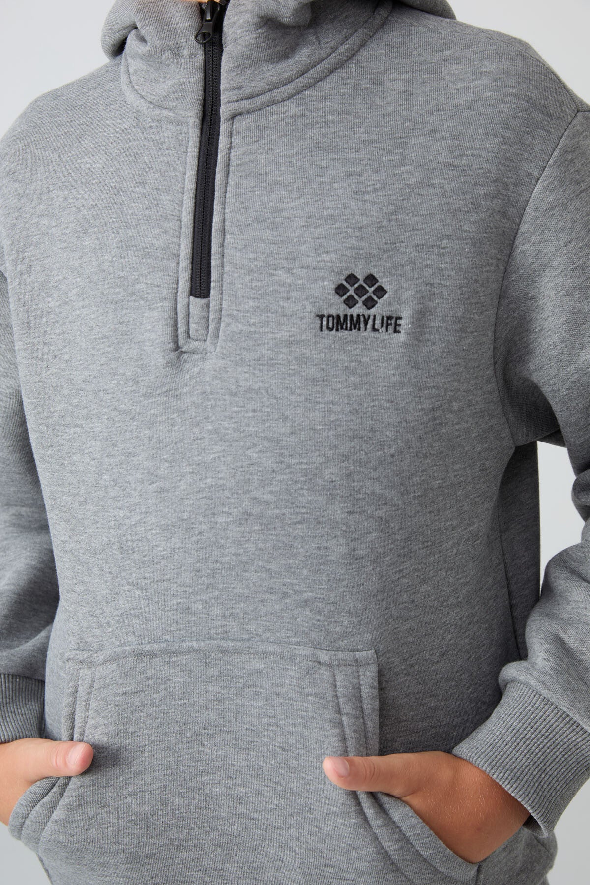 Gri Melanj Pamuklu Kalın İçi Tüylü Standart Fit Nakışlı Erkek Çocuk Sweatshirt - 11244