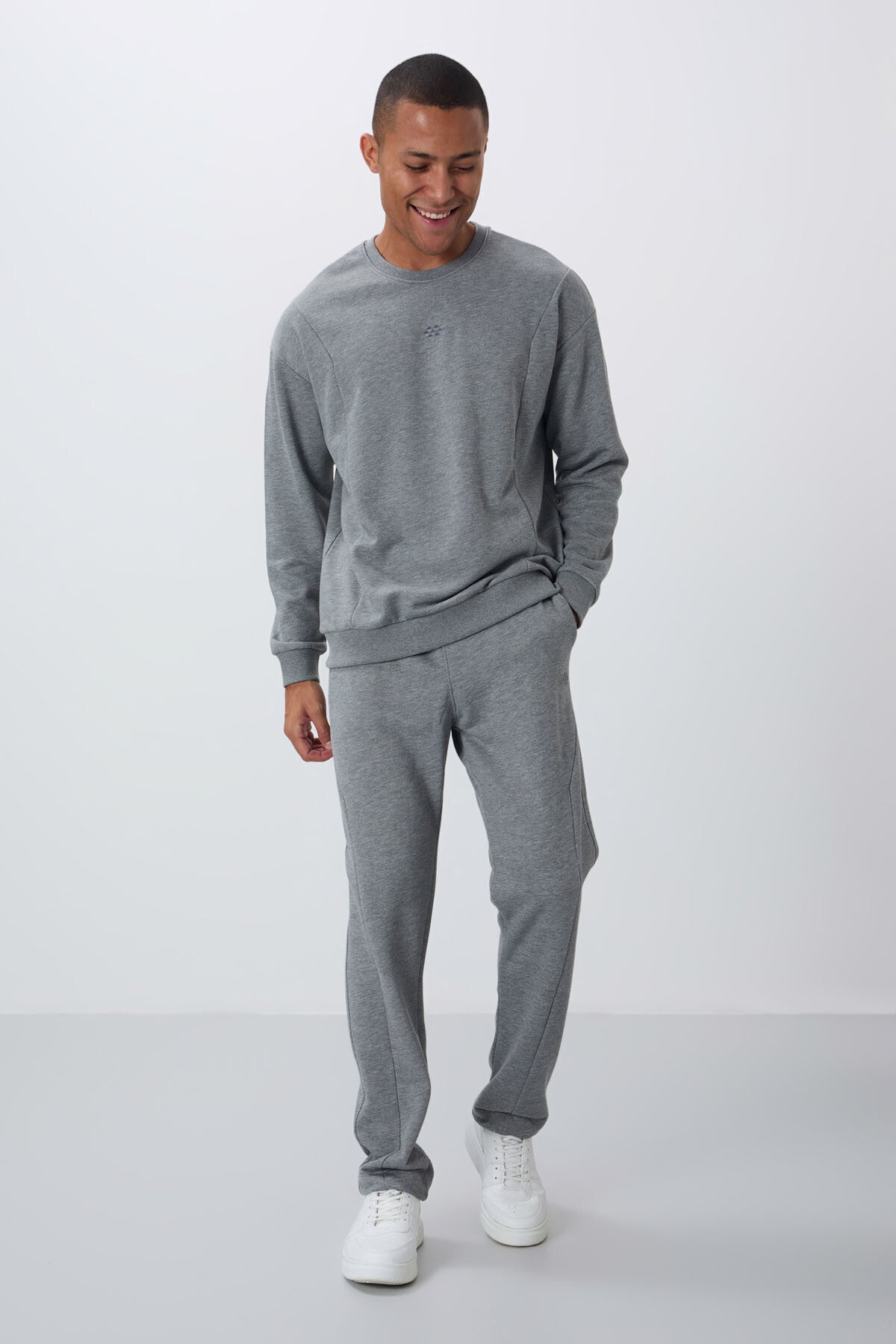 Gri Melanj Kompakt Pamuklu Kalın Pürüzsüz Dokulu O Yaka Comfort Fit Erkek Eşofman Takım -85263
