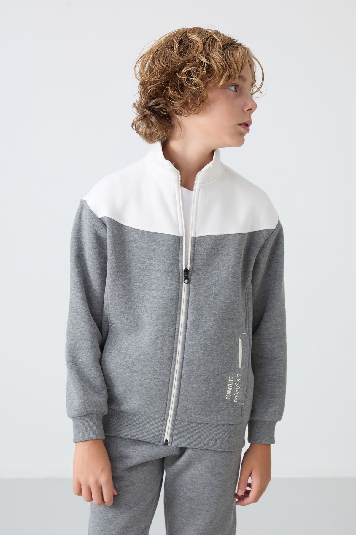 Gri Melanj Pamuklu Kalın İçi Tüylü Standart Fit Nakışlı Erkek Çocuk Eşofman Takım - 11240