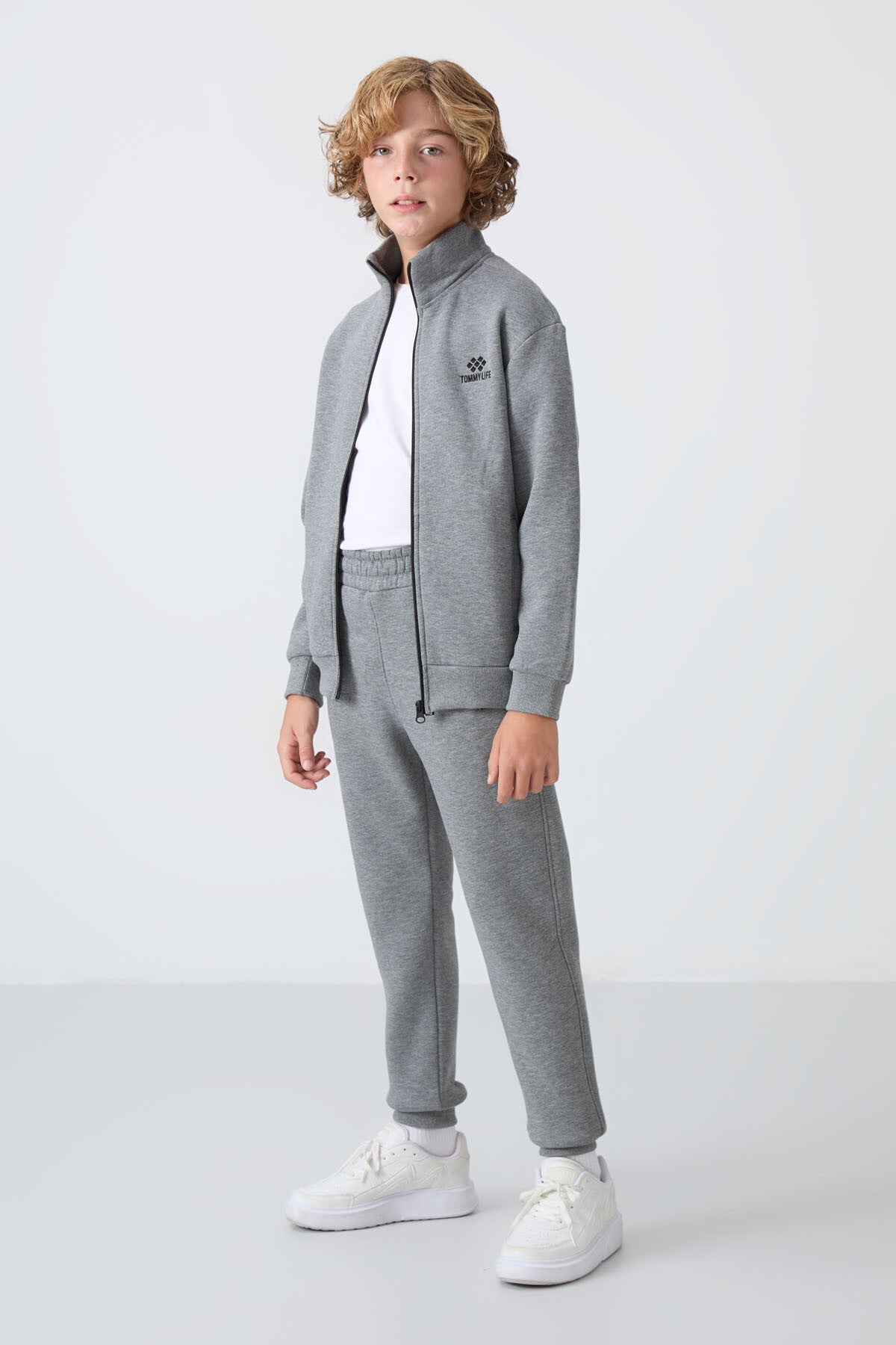 Gri Melanj Pamuklu Kalın İçi Tüylü Standart Fit Nakışlı Erkek Çocuk Eşofman Takım - 11256