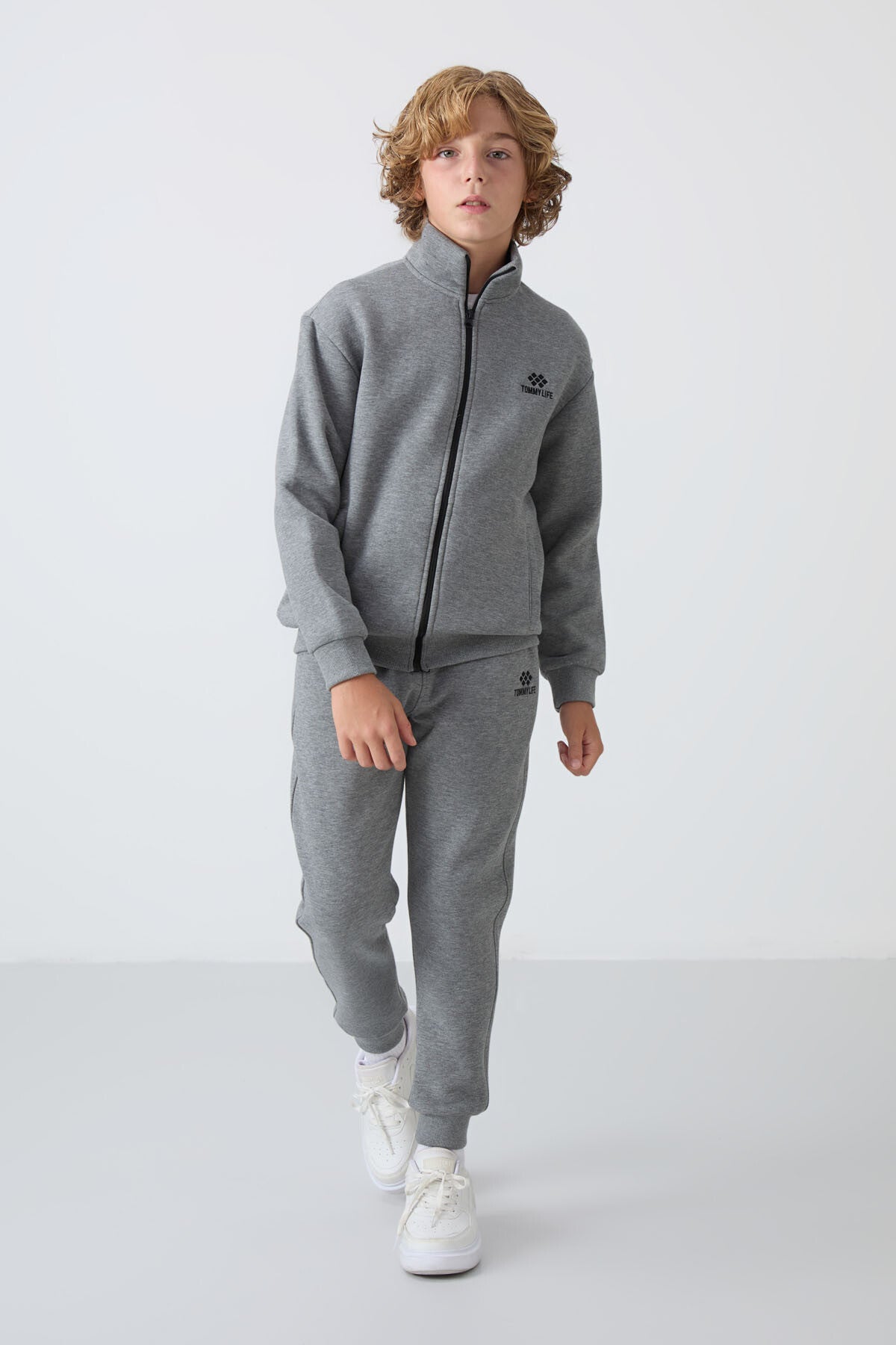 Gri Melanj Pamuklu Kalın İçi Tüylü Standart Fit Nakışlı Erkek Çocuk Eşofman Takım - 11256