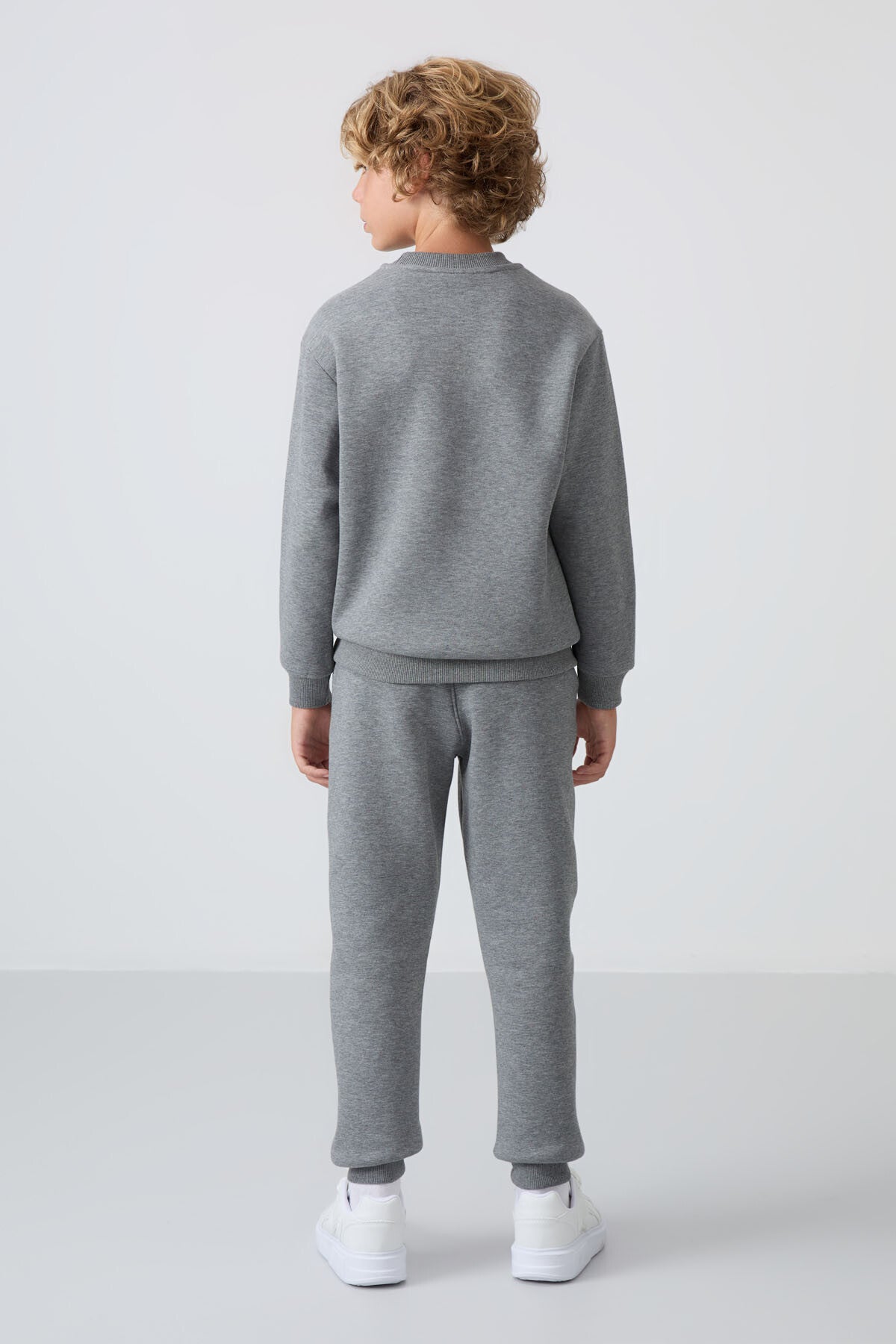 Gri Melanj Pamuklu Kalın İçi Tüylü Standart Fit Nakışlı Erkek Çocuk Eşofman Takım - 11249