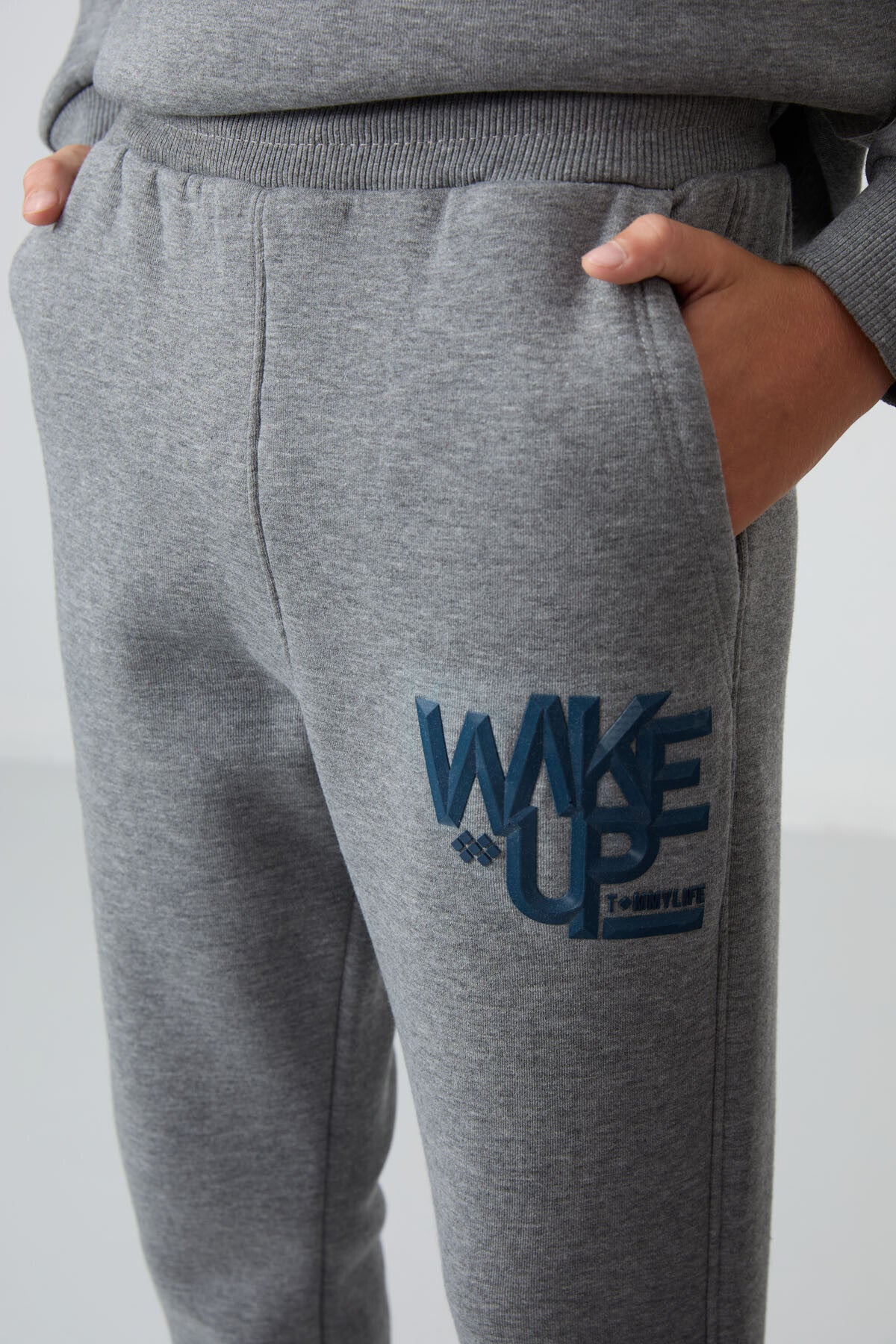 Gri Melanj Pamuklu Kalın İçi Tüylü Standart Fit Baskılı Erkek Çocuk Eşofman Takım - 11253