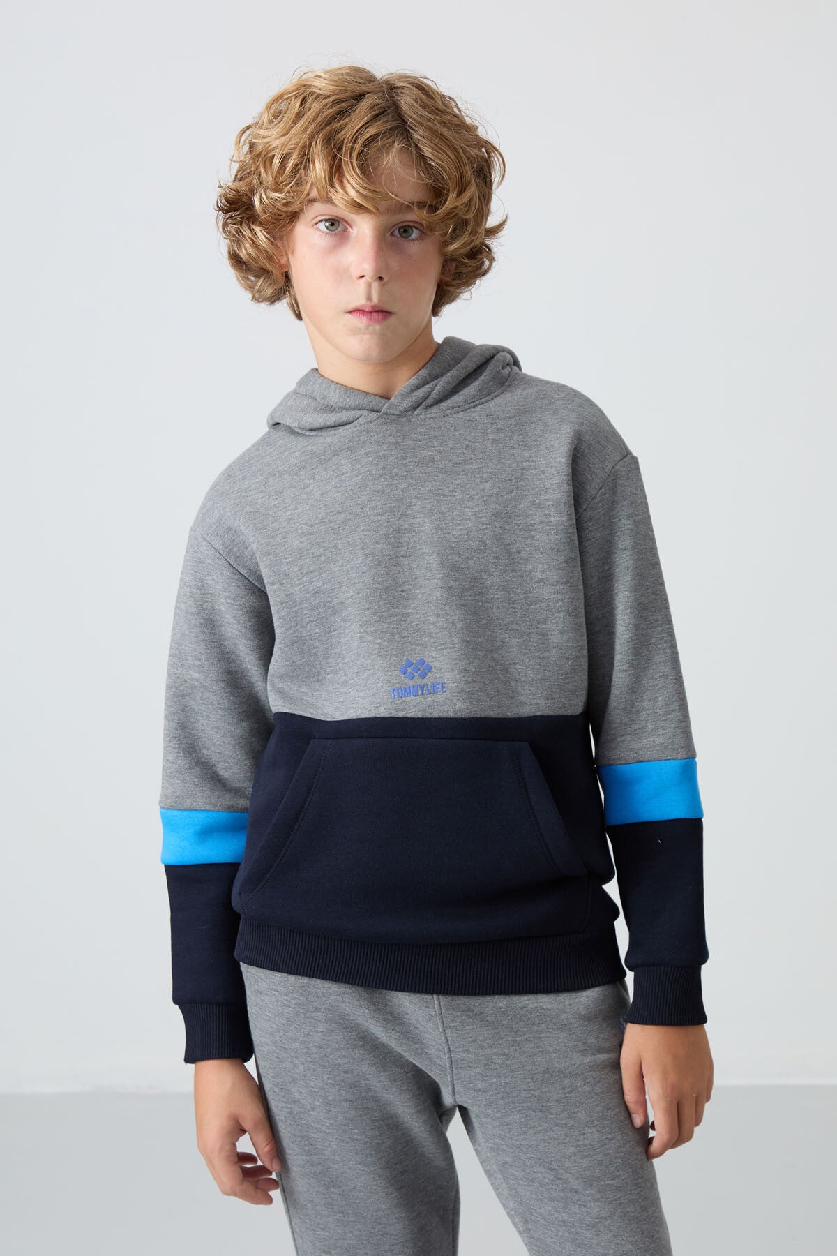 Gri Melanj Pamuklu Kalın İçi Tüylü Standart Fit Nakışlı Erkek Çocuk Eşofman Takım - 11255