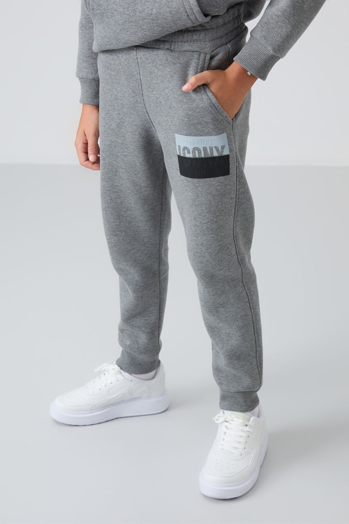 Gri Melanj Pamuklu Kalın İçi Tüylü Standart Fit Baskılı Erkek Çocuk Eşofman Takım - 11246