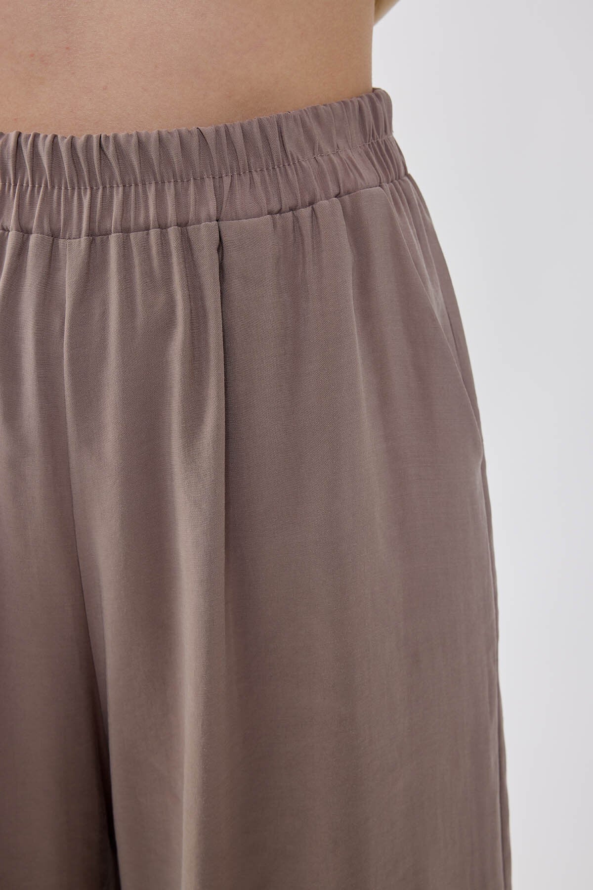 Geniş Paça Beli Lastikli Rahat Pantolon