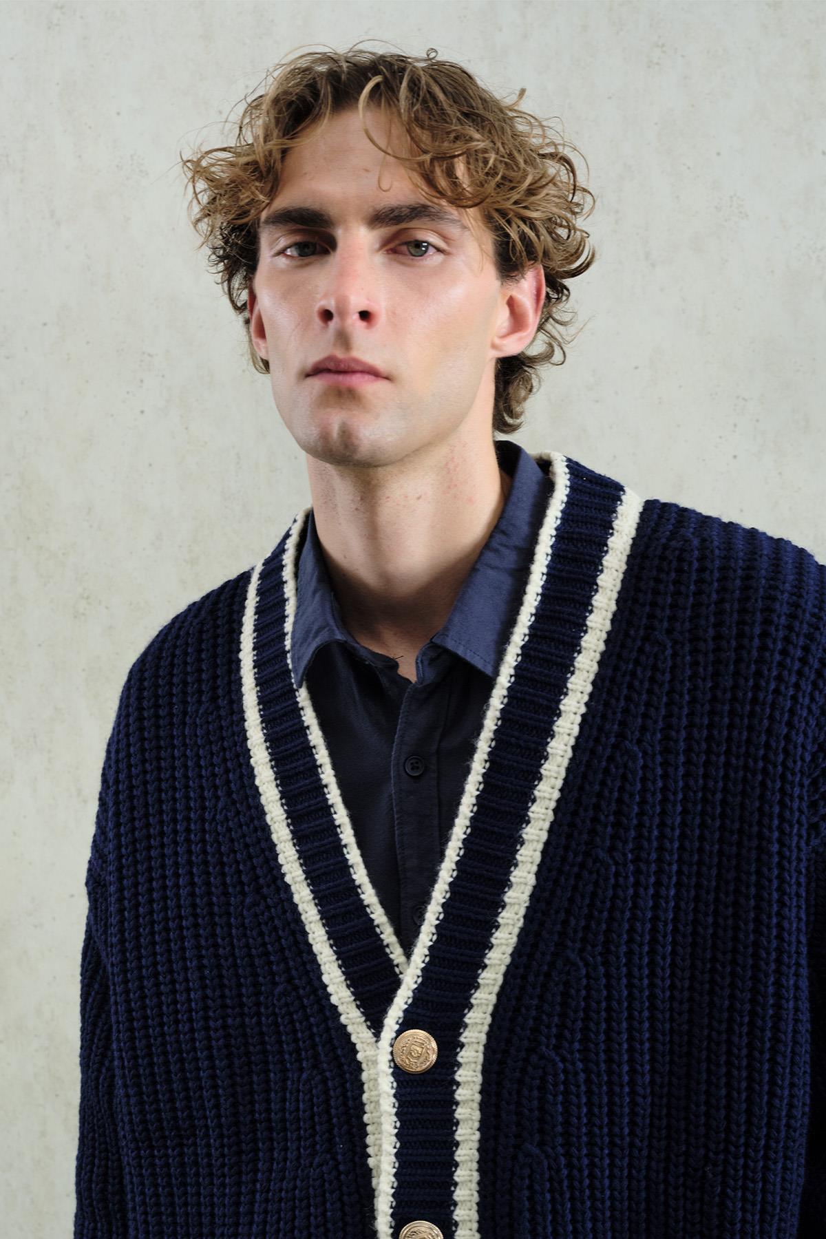 GOLD DÜĞMELİ LACİVERT HIRKA