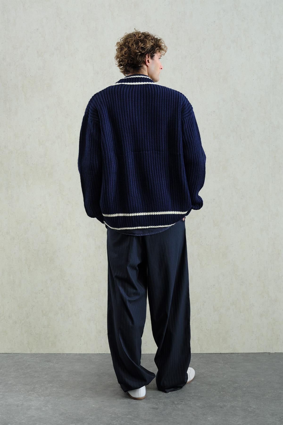 GOLD DÜĞMELİ LACİVERT HIRKA