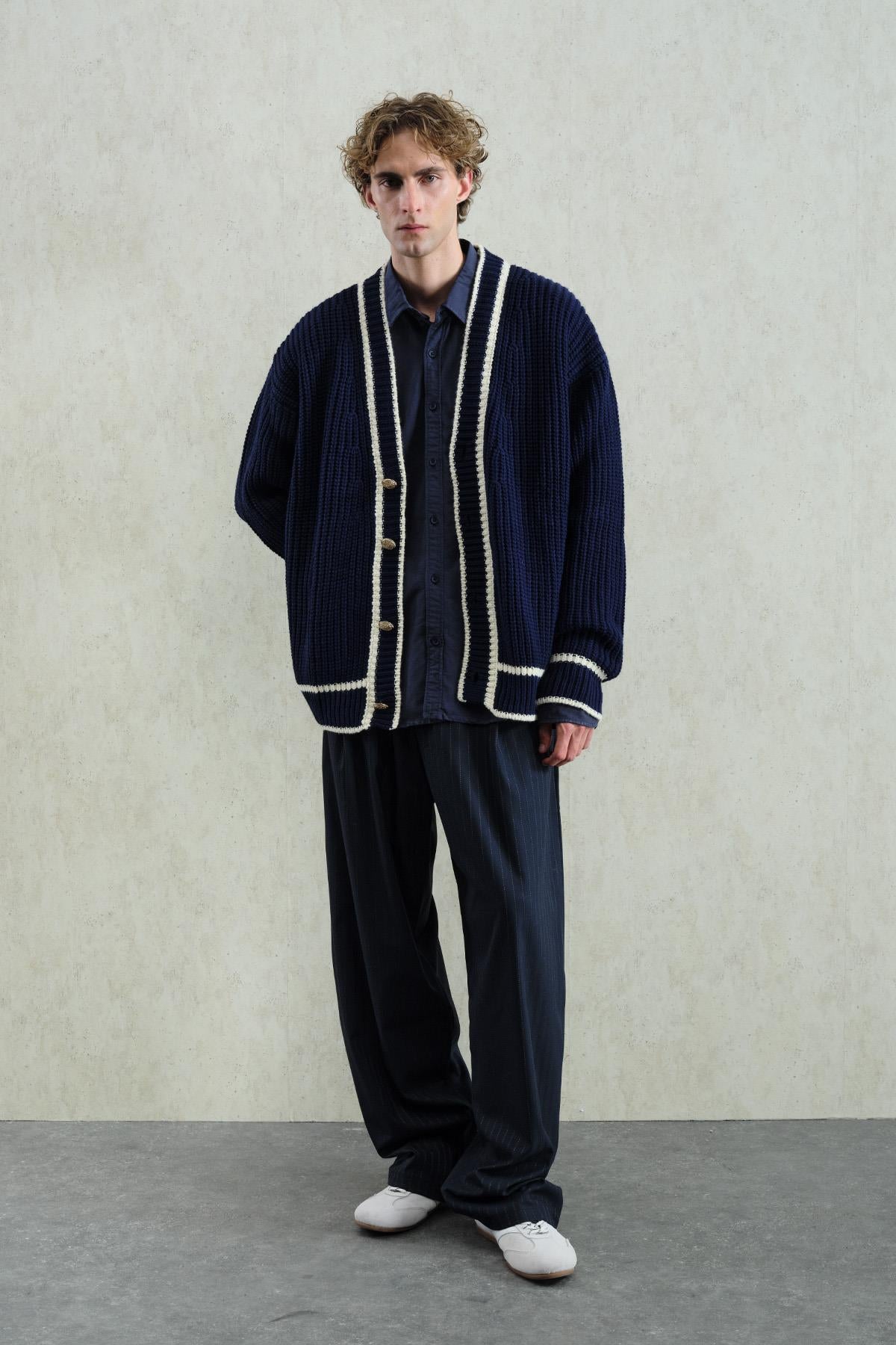 GOLD DÜĞMELİ LACİVERT HIRKA