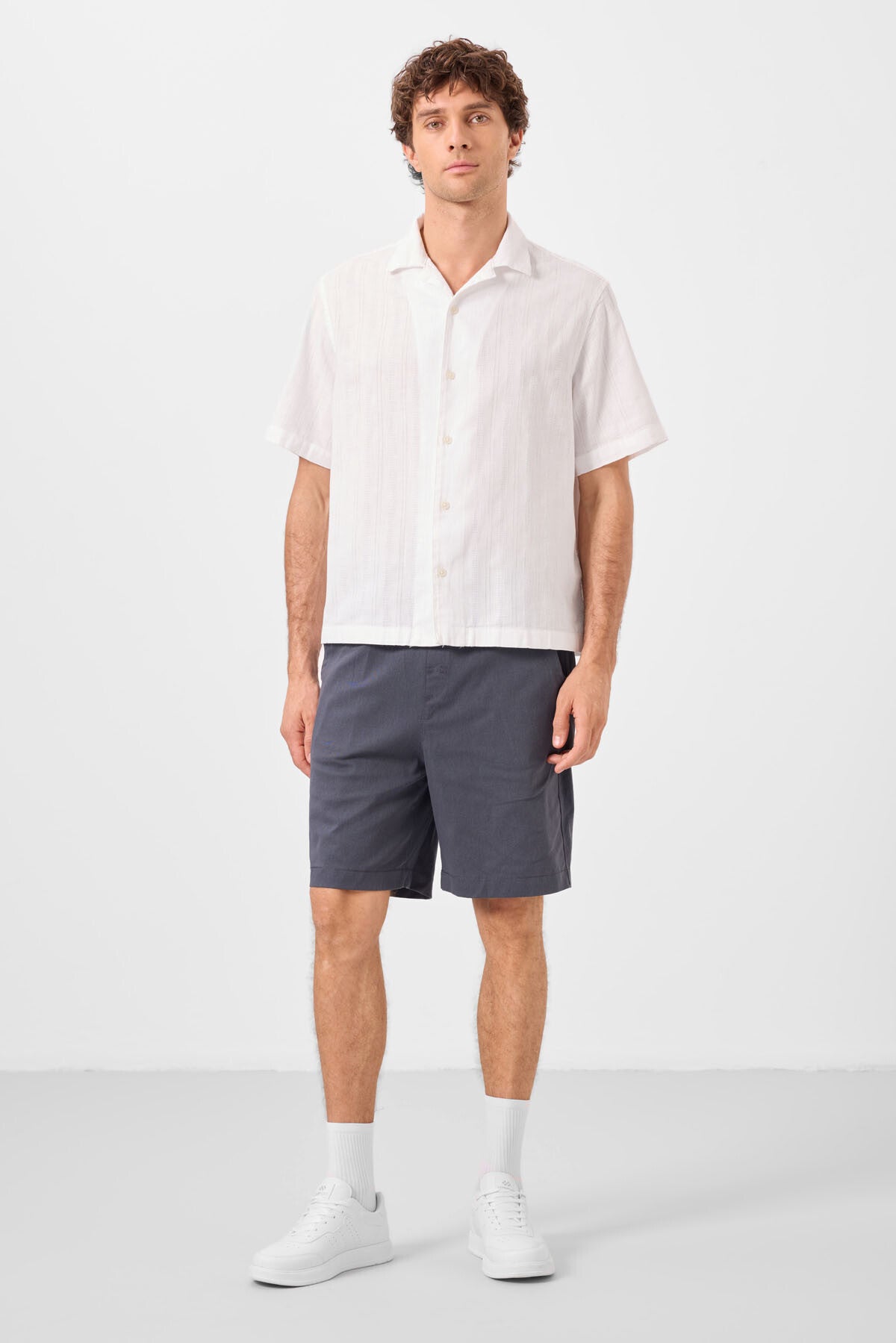 Gri Standart Fit Dokuma Hafif Esnek Chino Erkek Şort - 81293