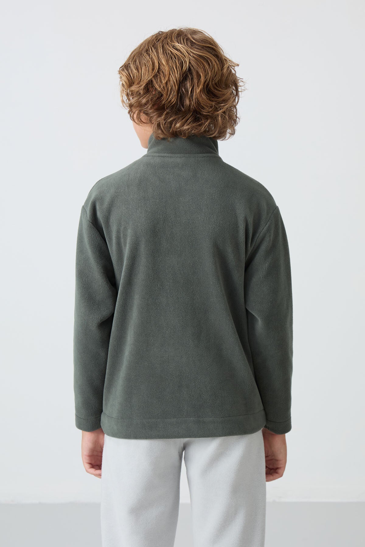 Haki Kalın Yumuşak Dokulu Standart Fit Nakışlı Polar Erkek Çocuk Sweatshirt - 11223