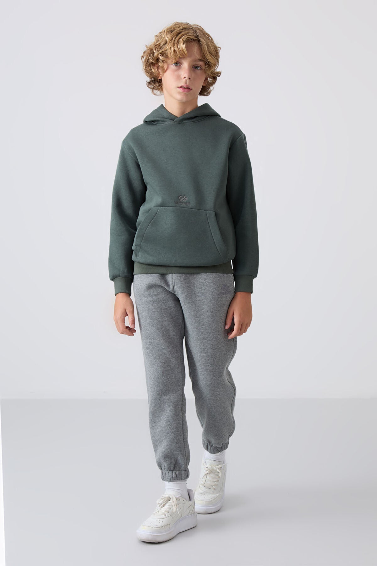 Haki Pamuklu Kalın İçi Tüylü Yumuşak Dokulu Standart Fit Baskılı Erkek Çocuk Sweatshirt - 11215