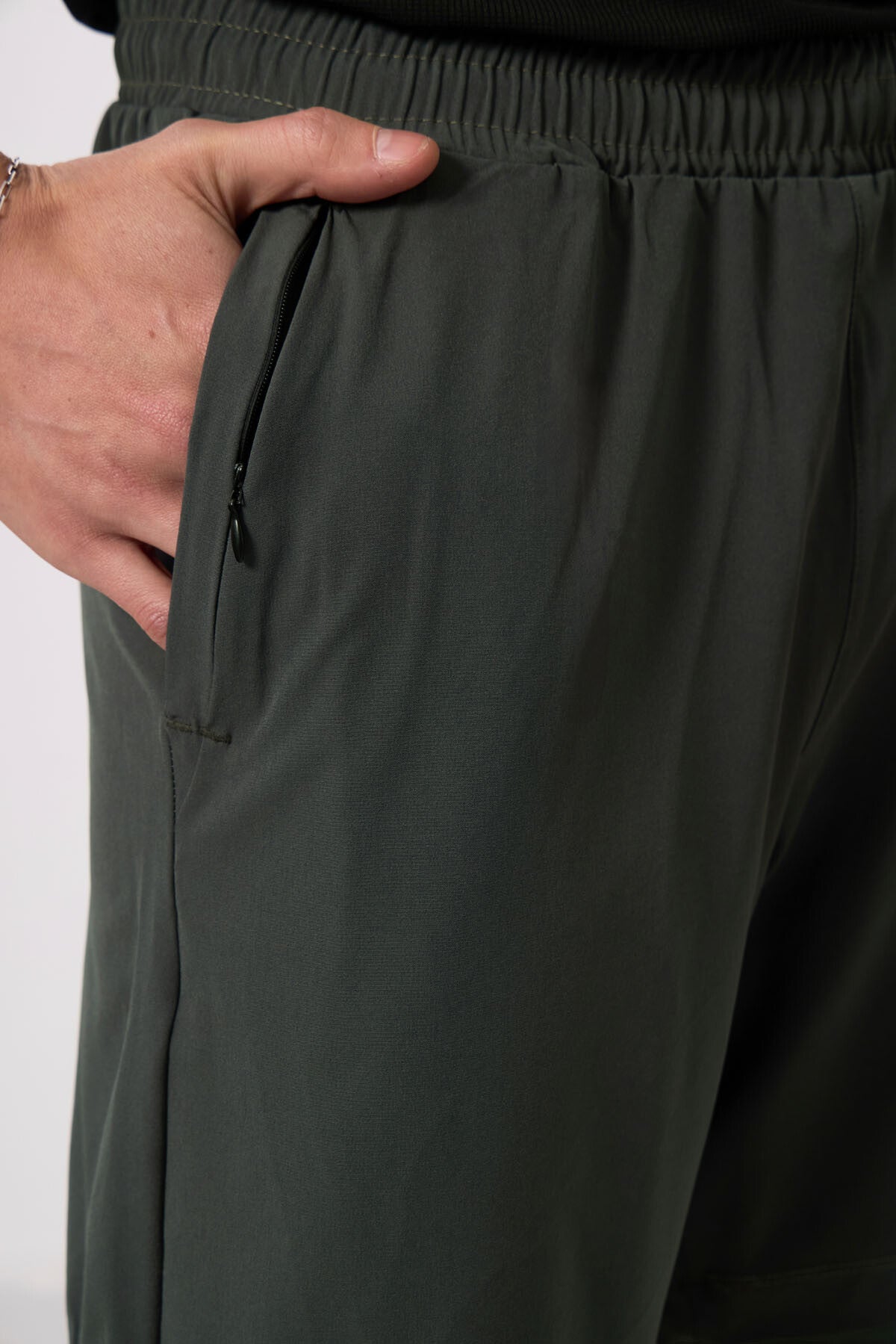 Haki İnce Yumuşak Standart Fit Erkek Taytlı Şort - 81287