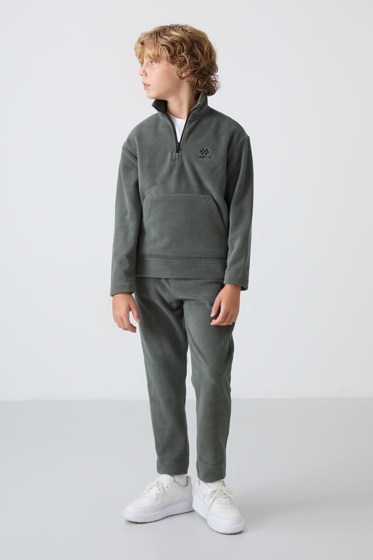 Haki Kalın Yumuşak Dokulu Standart Fit Nakışlı Polar Erkek Çocuk Eşofman Takım - 11218