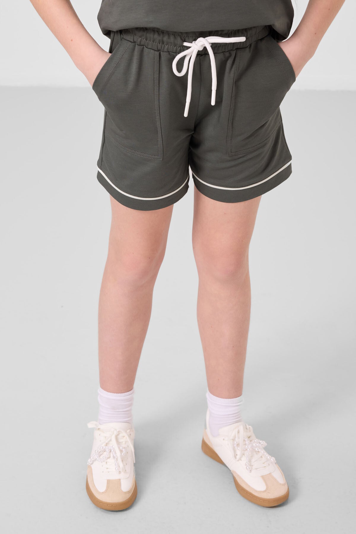 Haki Pamuklu Yumuşak Dokulu Standart Fit Basic Kız Çocuk Şort Takım - 75183