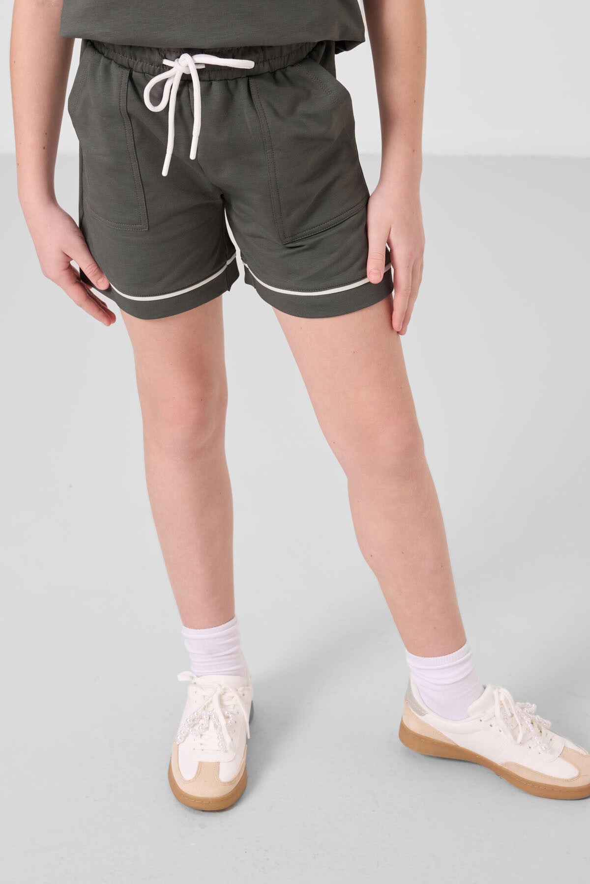 Haki Pamuklu Yumuşak Dokulu Standart Fit Basic Kız Çocuk Şort Takım - 75183