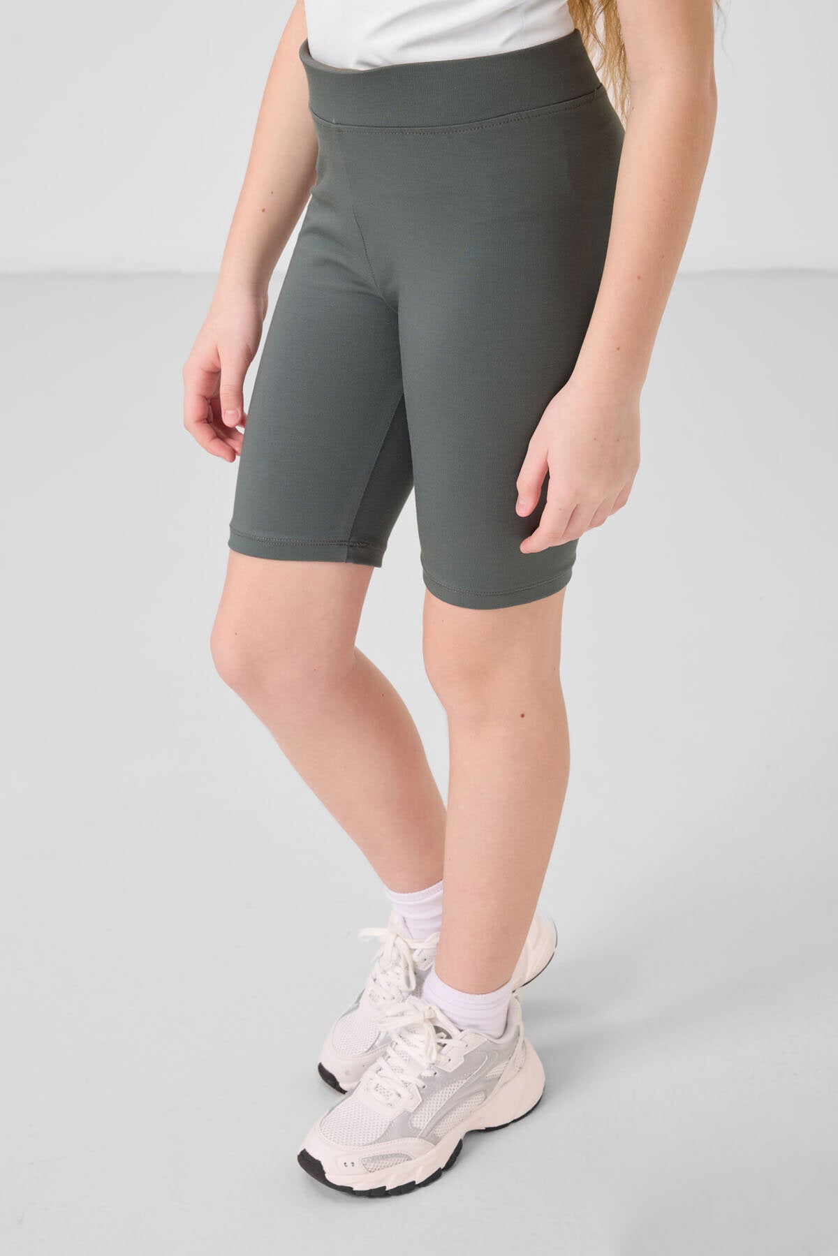 Haki Pamuklu Kısa Paça Standart Fit Basic Kız Çocuk Tayt - 75188