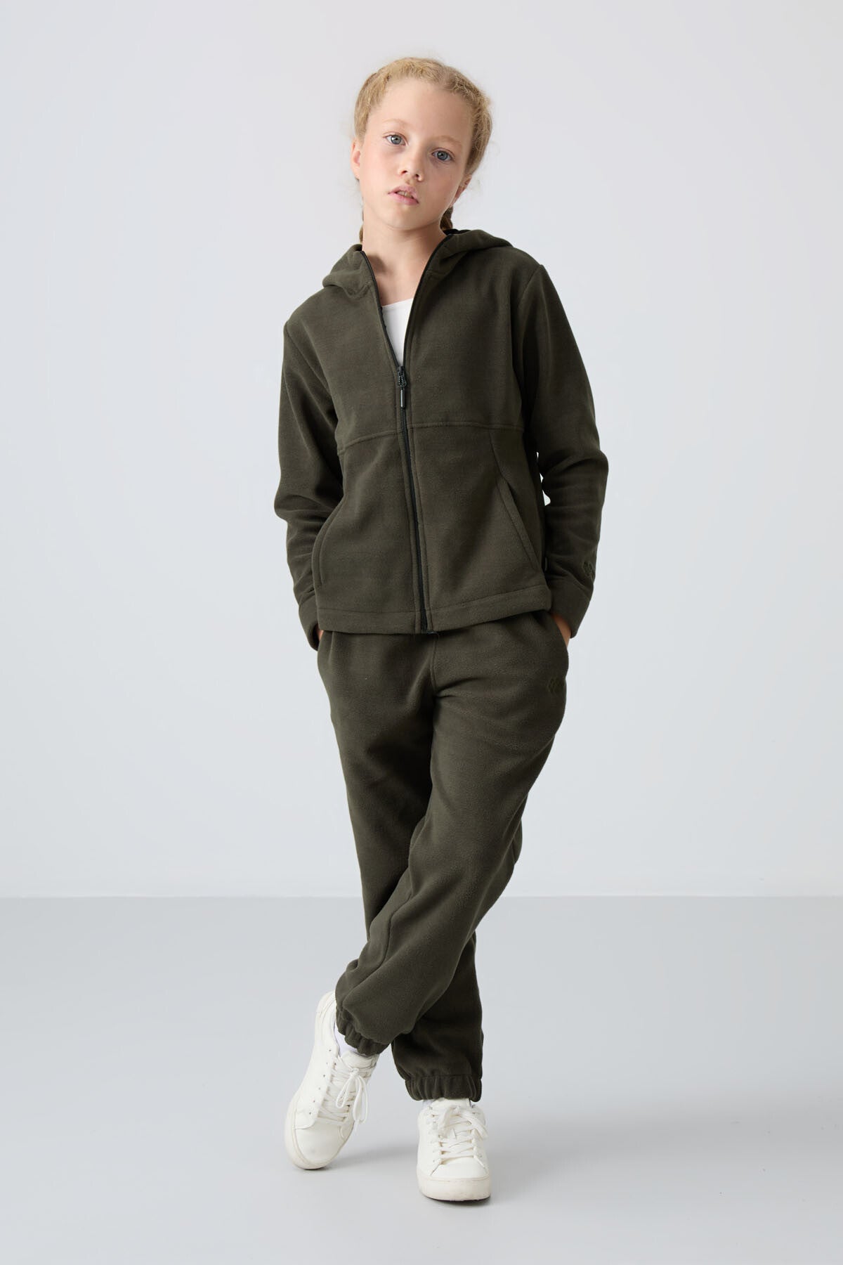 Haki Kalın Yumuşak Dokulu Standart Fit Nakışlı Polar Kız Çocuk Sweatshirt - 75152