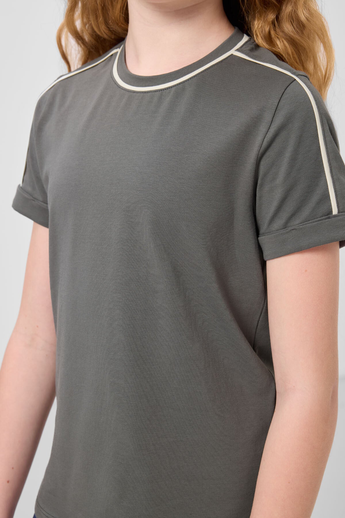 Haki Pamuklu O Yaka Standart Fit Basic Kız Çocuk T-Shirt - 75177