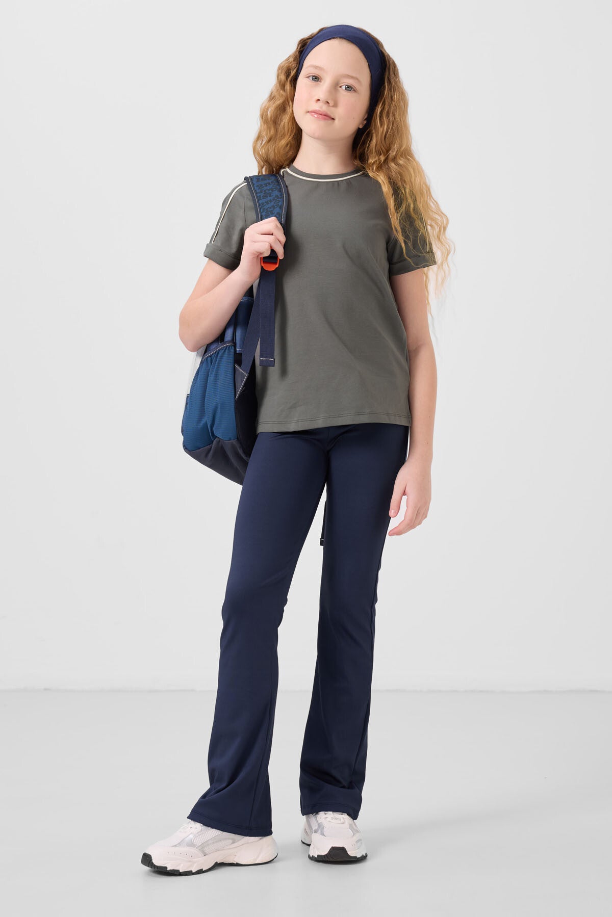 Haki Pamuklu O Yaka Standart Fit Basic Kız Çocuk T-Shirt - 75177