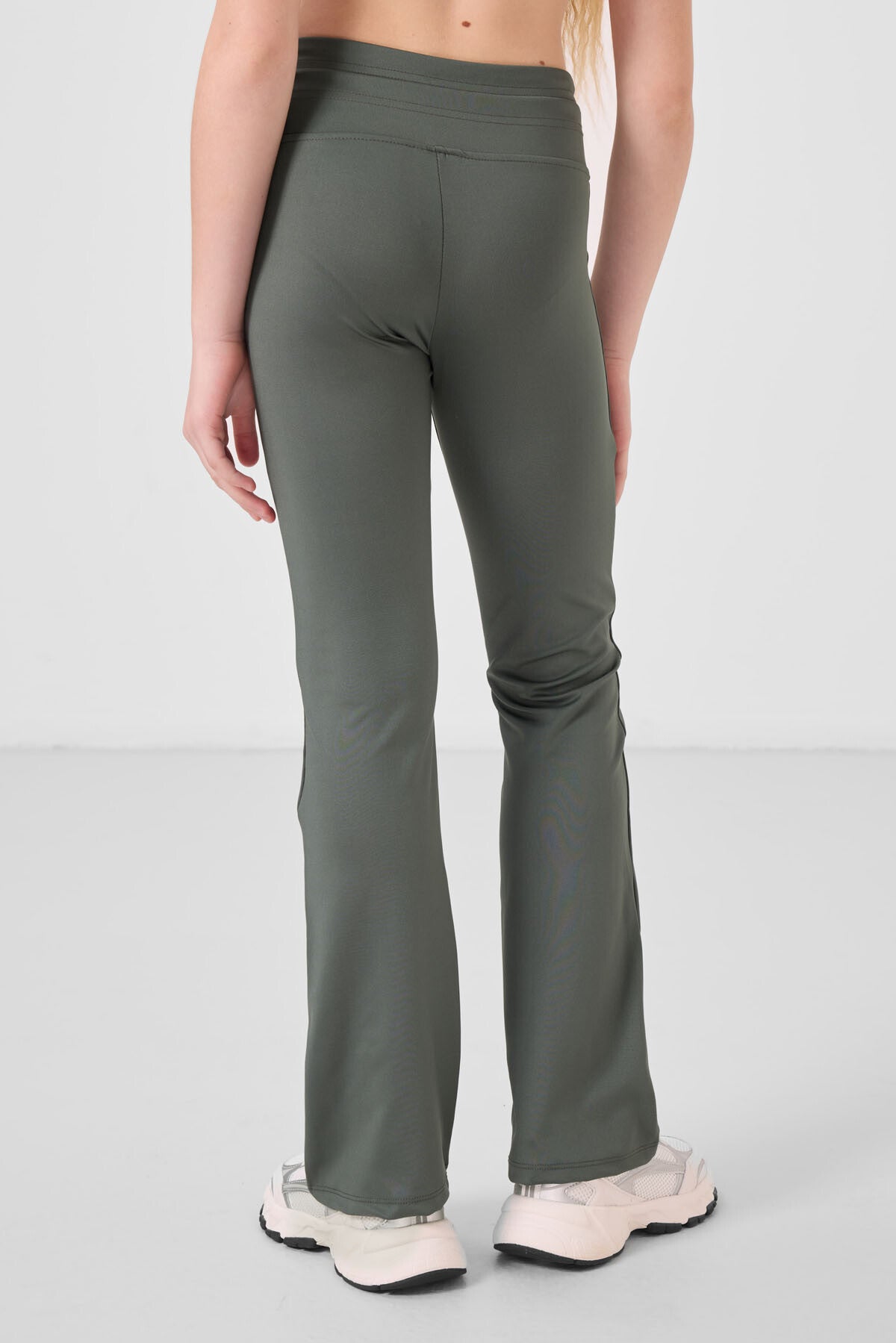 Haki Esnek Standart Fit Basic Performans İspanyol Paça Kız Çocuk Tayt - 75193