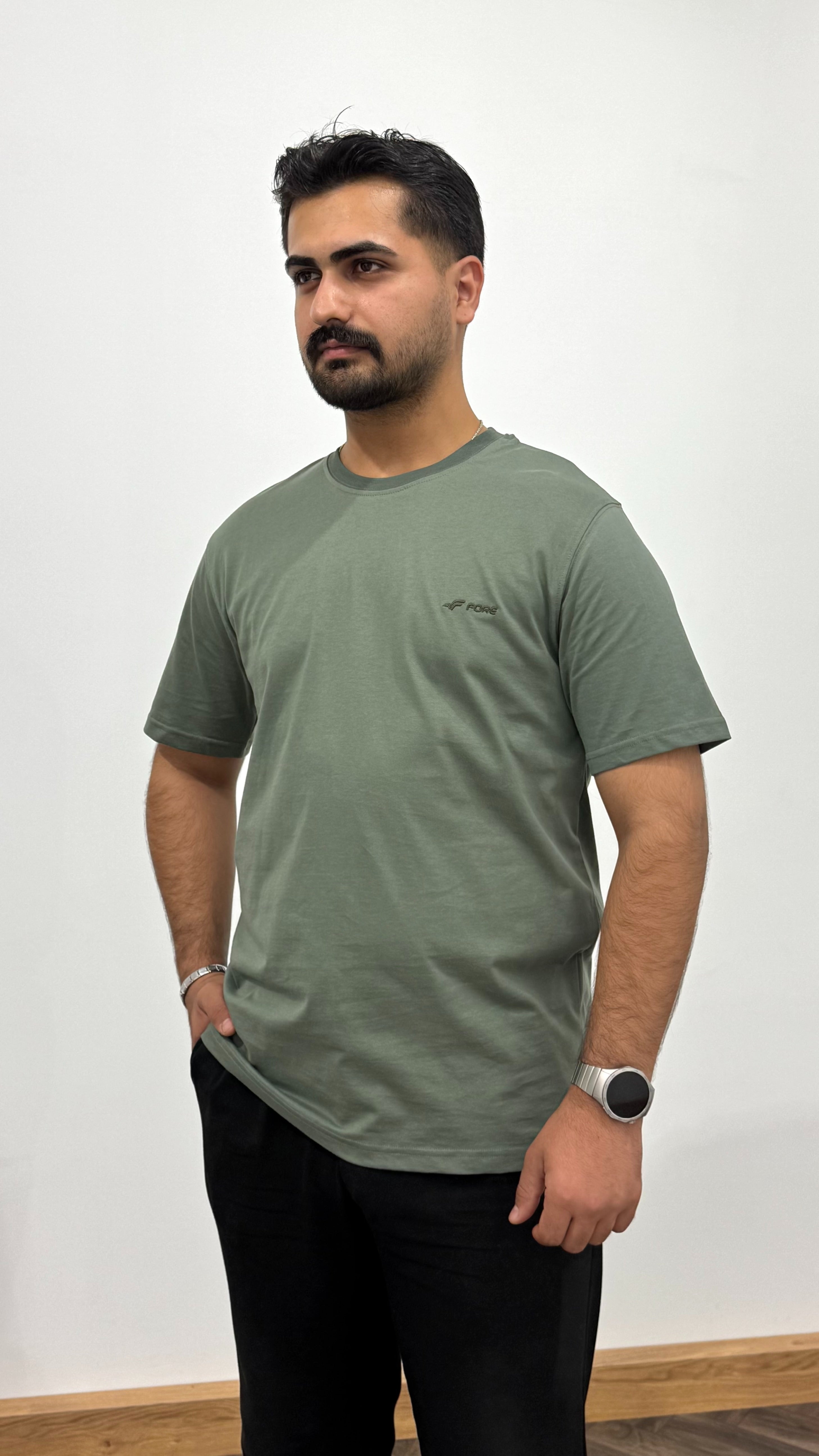 BİSİKLET YAKA NAKIŞ BASKILI TSHİRT