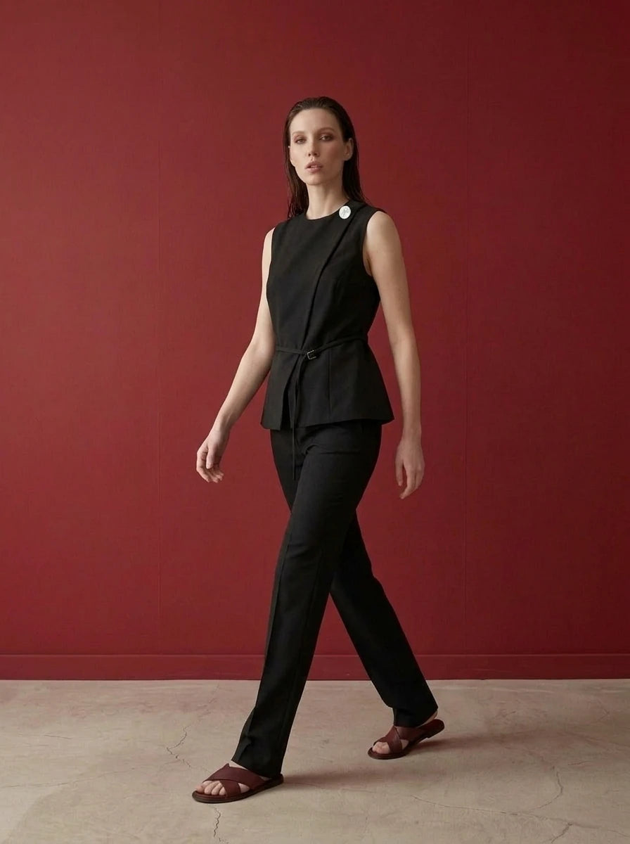 FRAME VEST MODEL